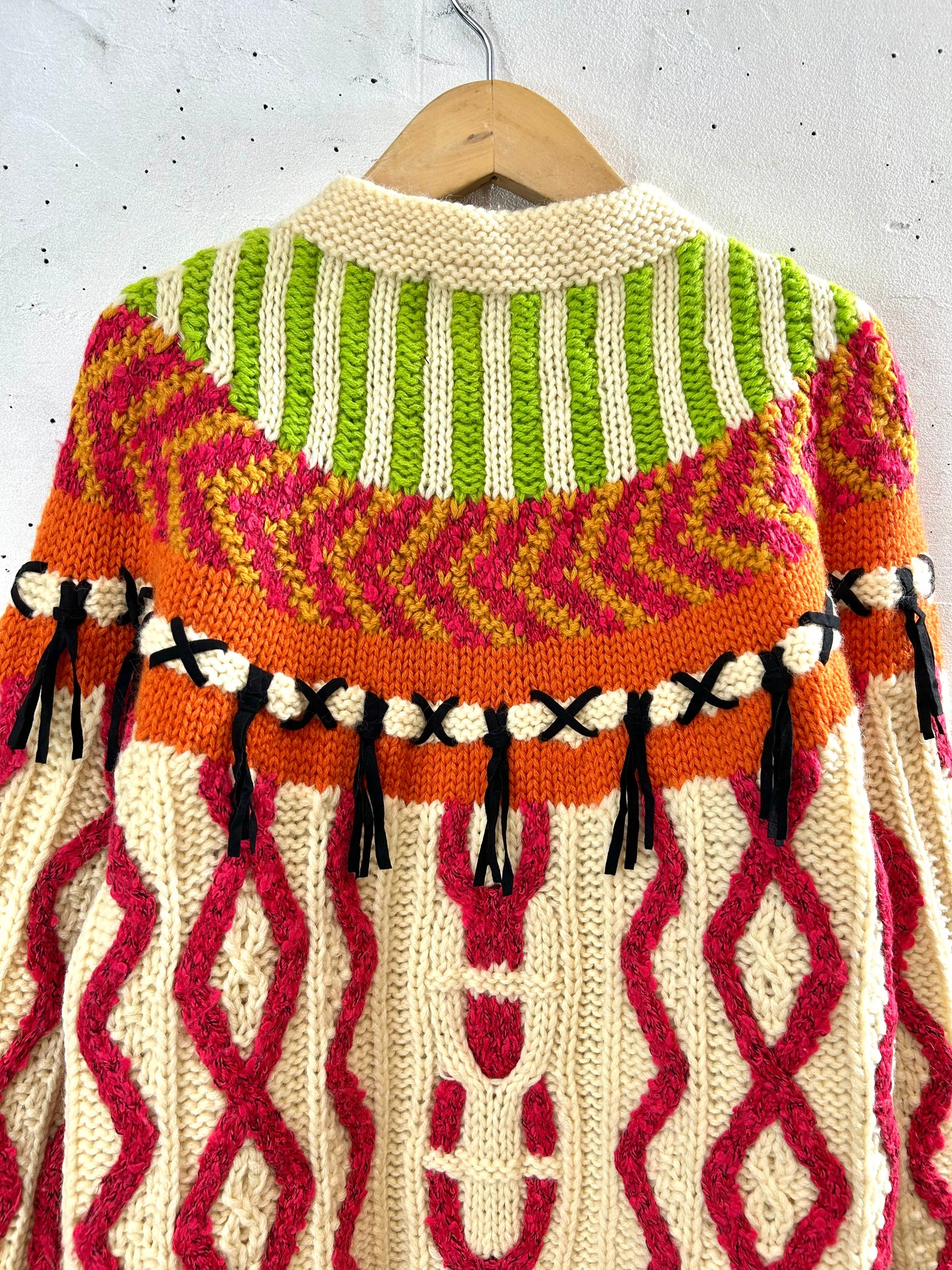 Vintage Hand Knit Sweater [L29138]