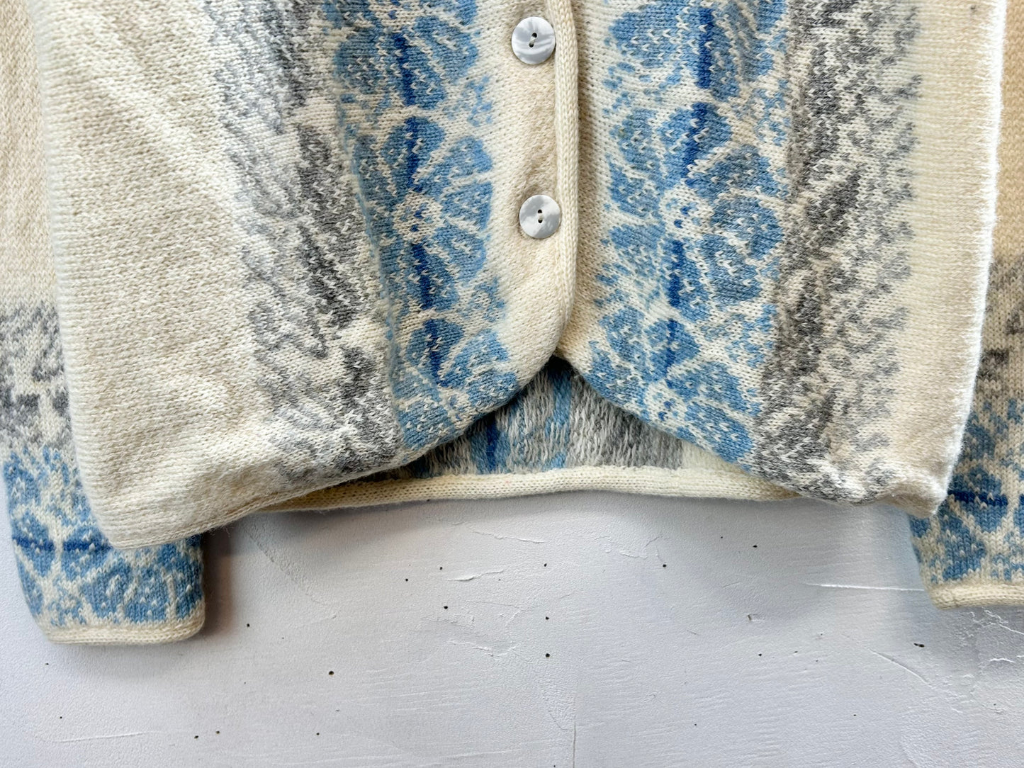 Vintage Hand Made Knit Cardigan [L29165]