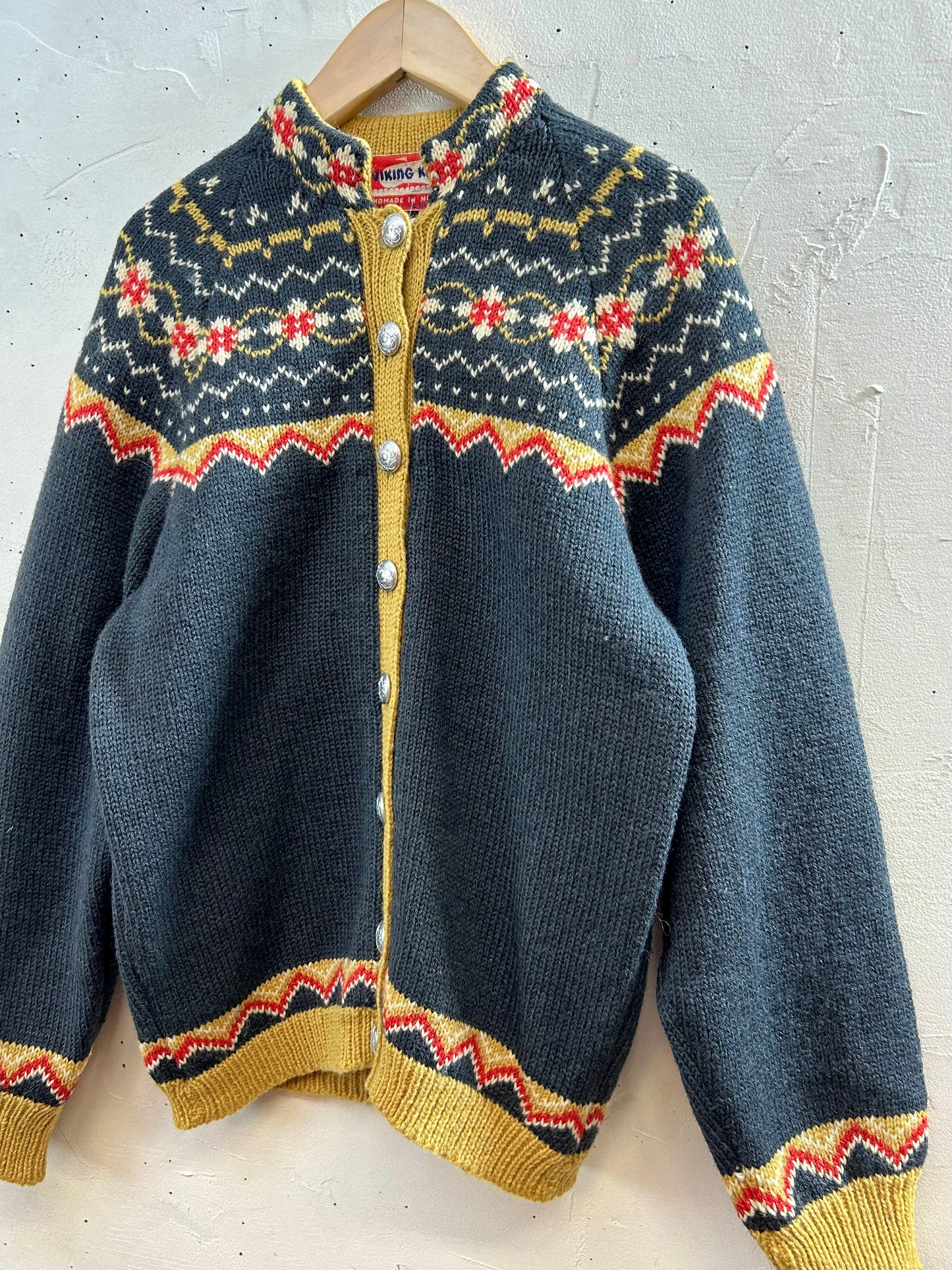 Vintage Nordic Knit Cardigan  HAND MADE IN NORWAY [J28713]