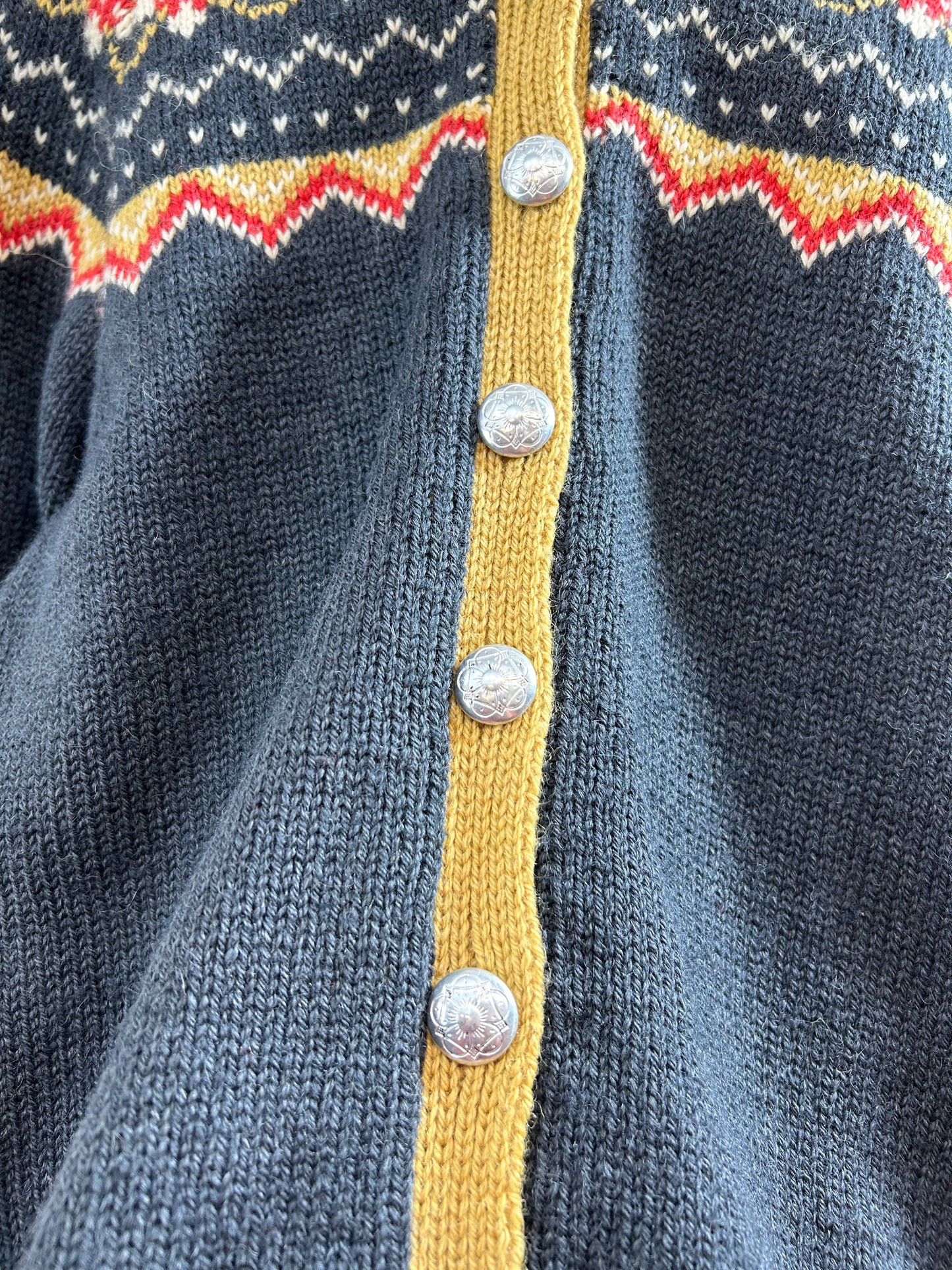 Vintage Nordic Knit Cardigan  HAND MADE IN NORWAY [J28713]