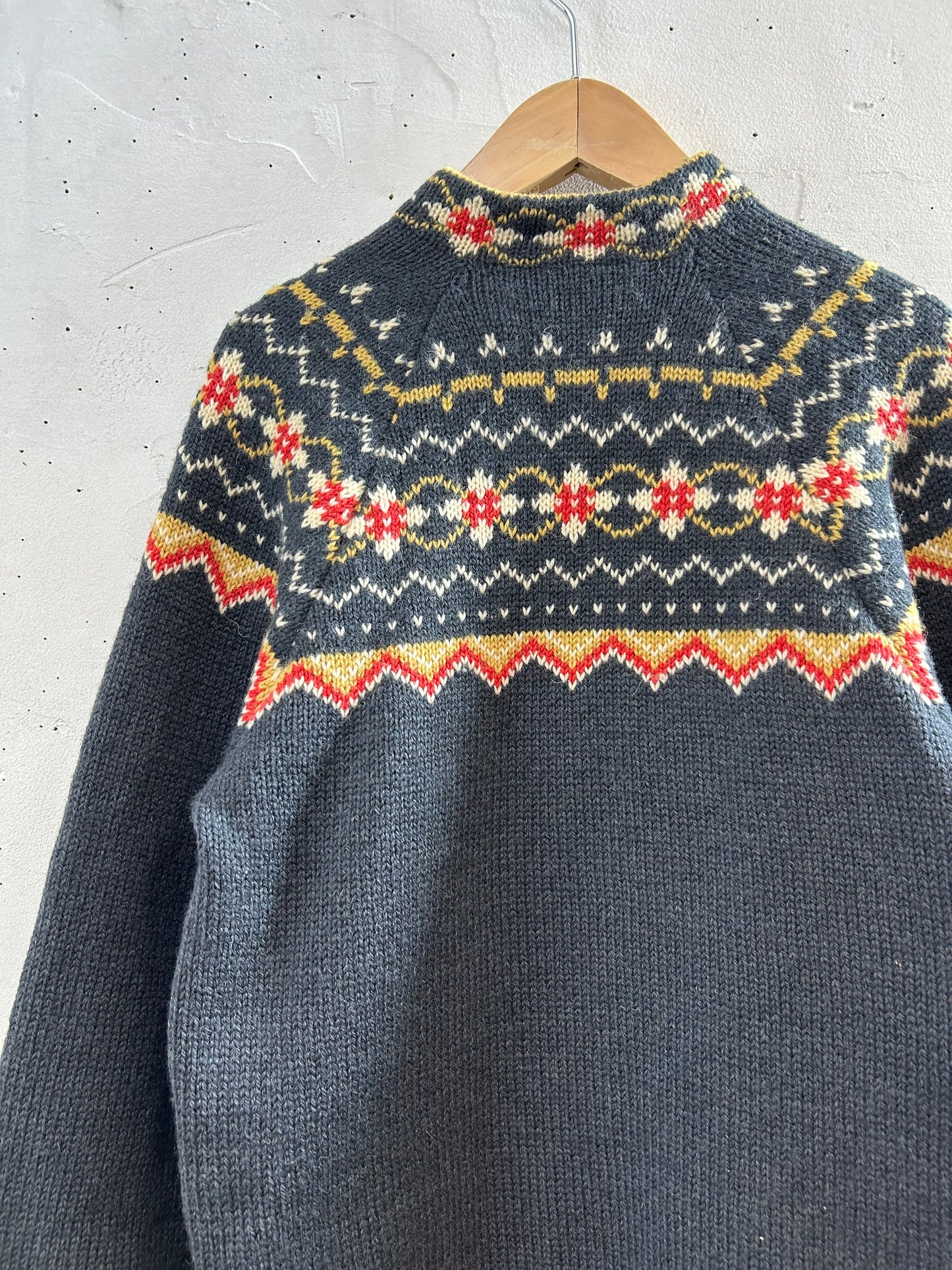 Vintage Nordic Knit Cardigan  HAND MADE IN NORWAY [J28713]