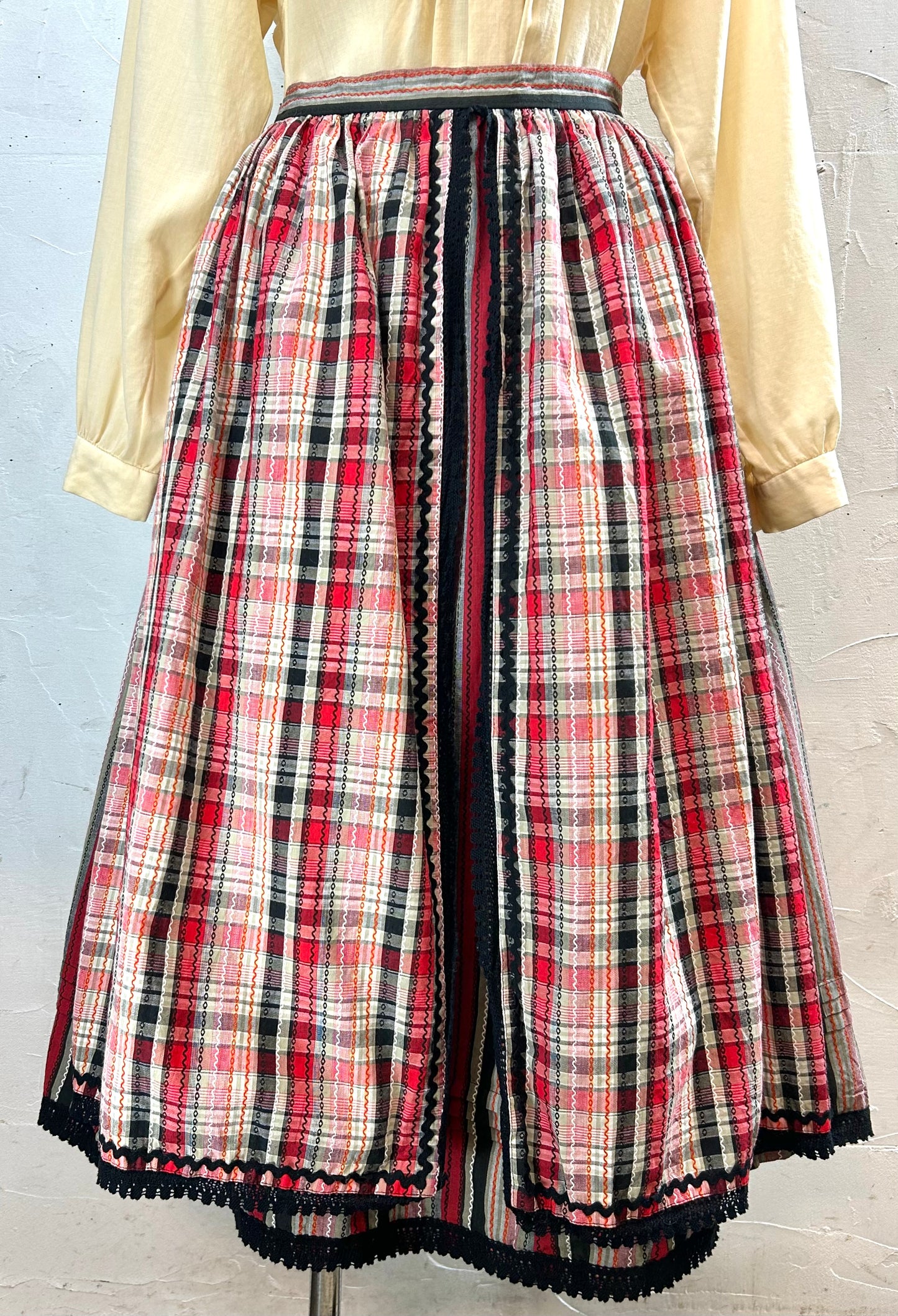 Vintage Tyrol Skirt MADE IN WEST-GERMANY [ A29392]