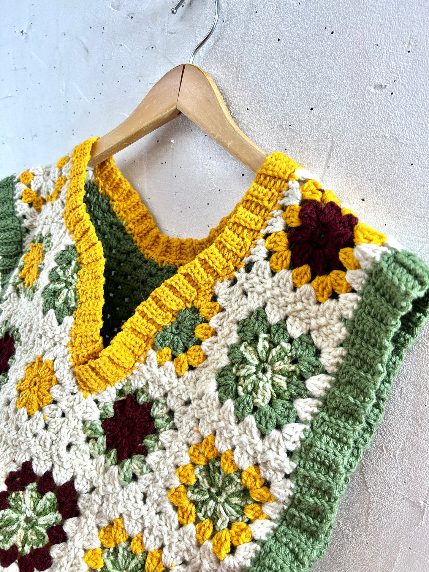 Vintage Granny Square Vest [K28938]