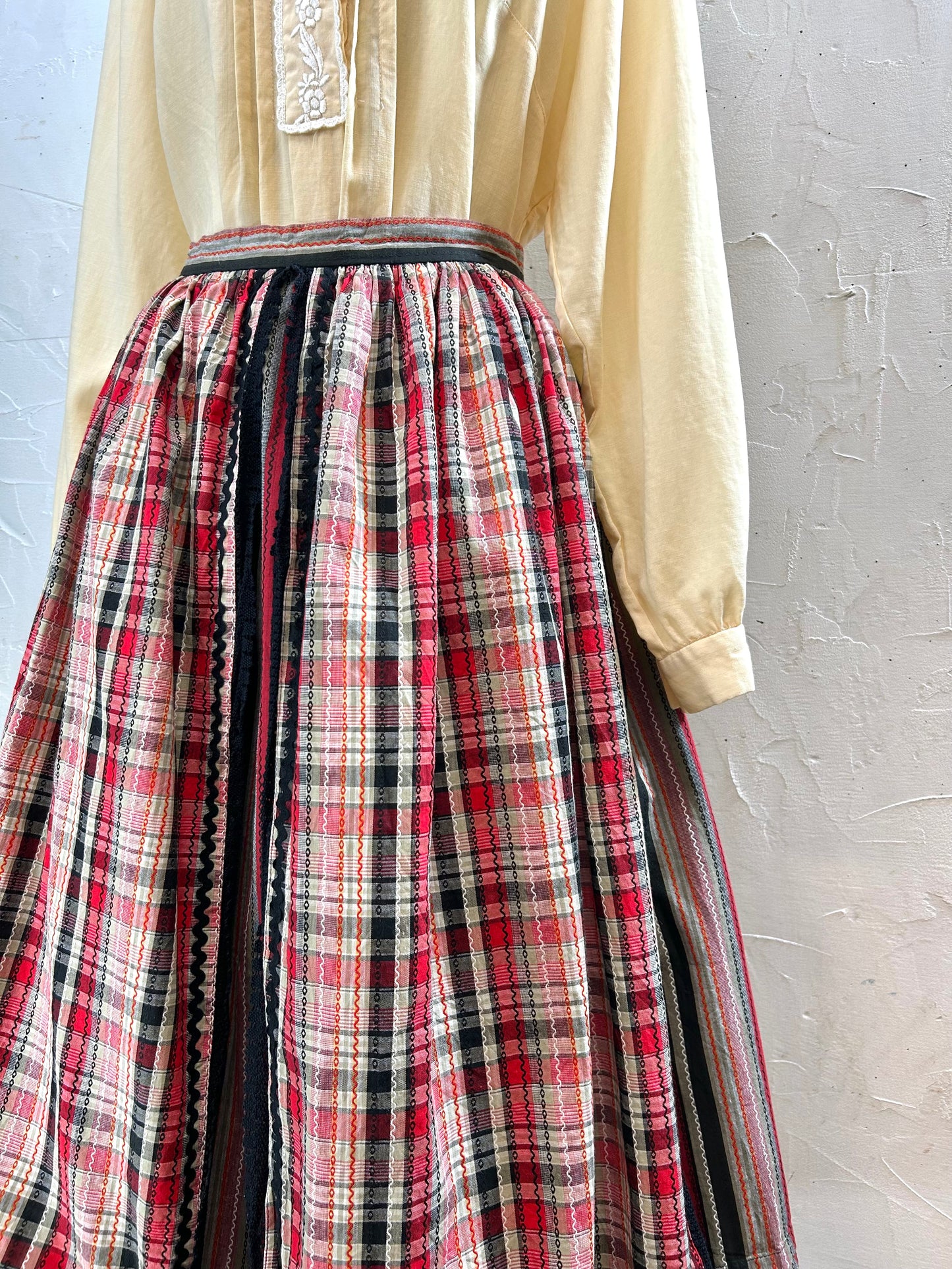 Vintage Tyrol Skirt MADE IN WEST-GERMANY [ A29392]