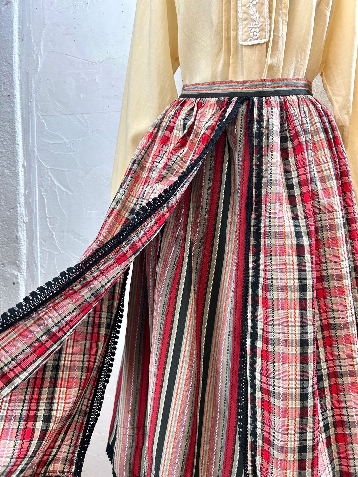 Vintage Tyrol Skirt MADE IN WEST-GERMANY [ A29392]