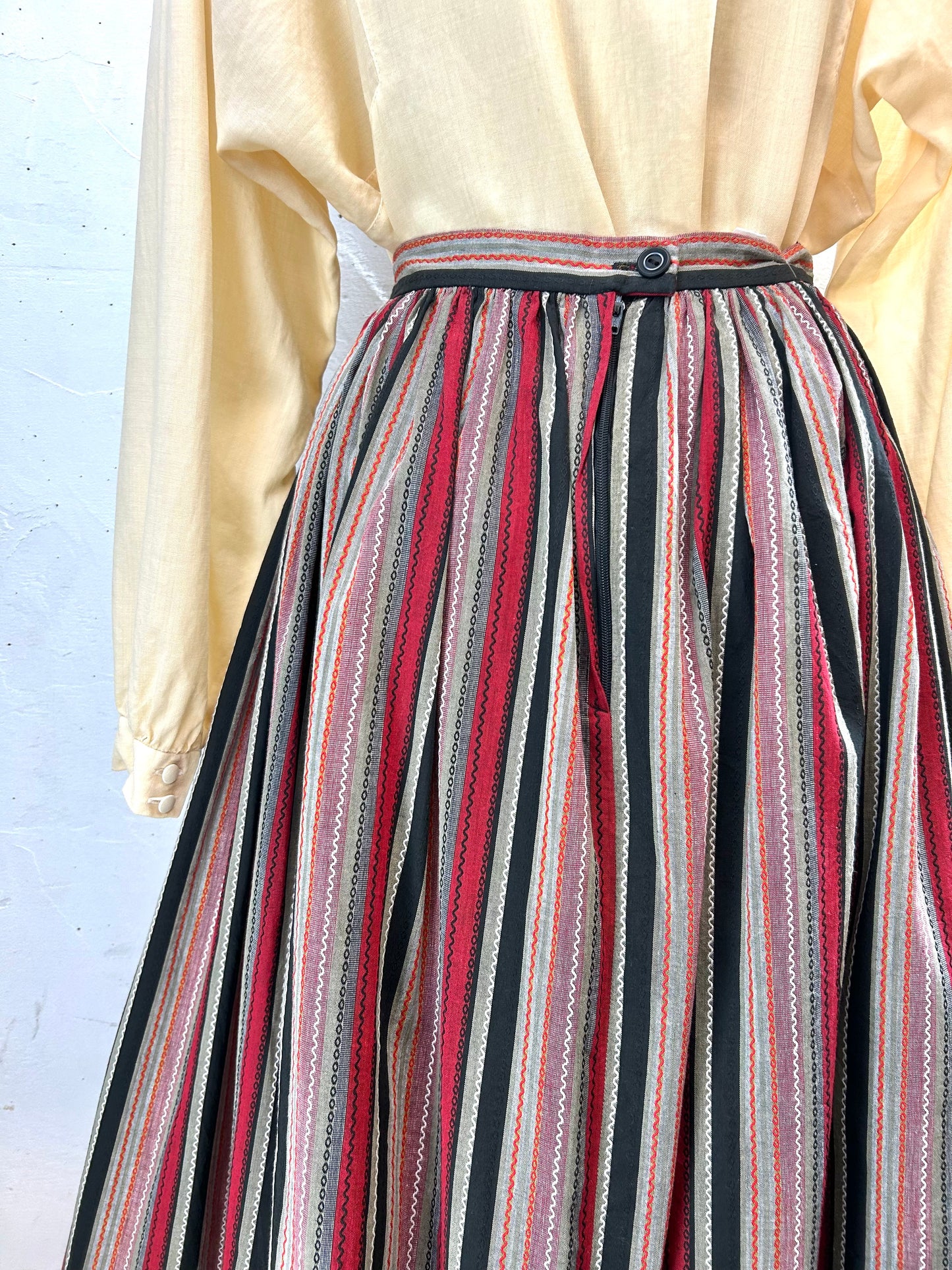 Vintage Tyrol Skirt MADE IN WEST-GERMANY [ A29392]