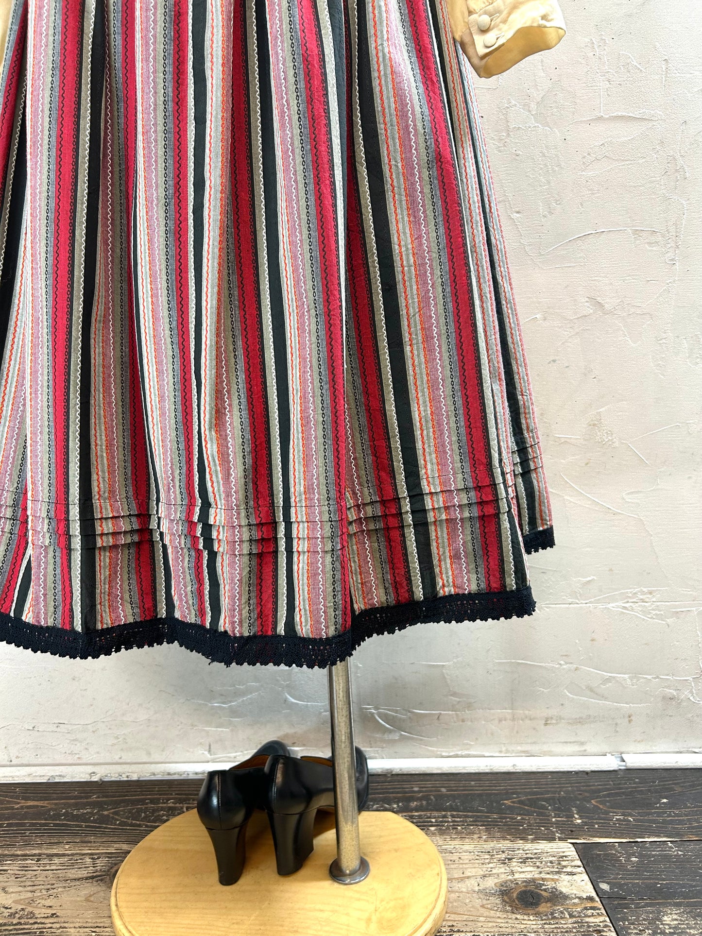 Vintage Tyrol Skirt MADE IN WEST-GERMANY [ A29392]