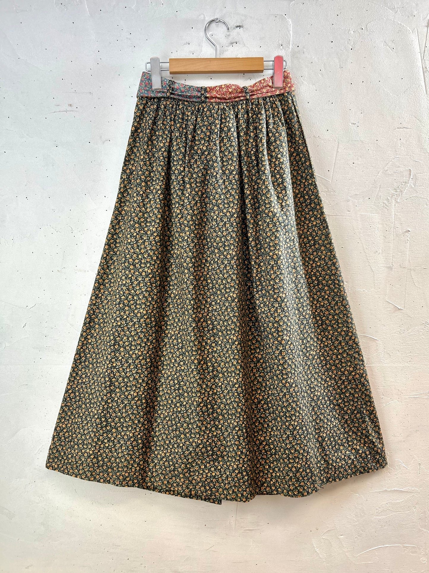 Vintage Skirt MADE IN USA [F30450]