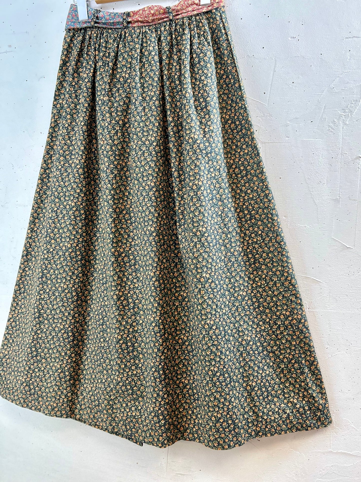 Vintage Skirt MADE IN USA [F30450]