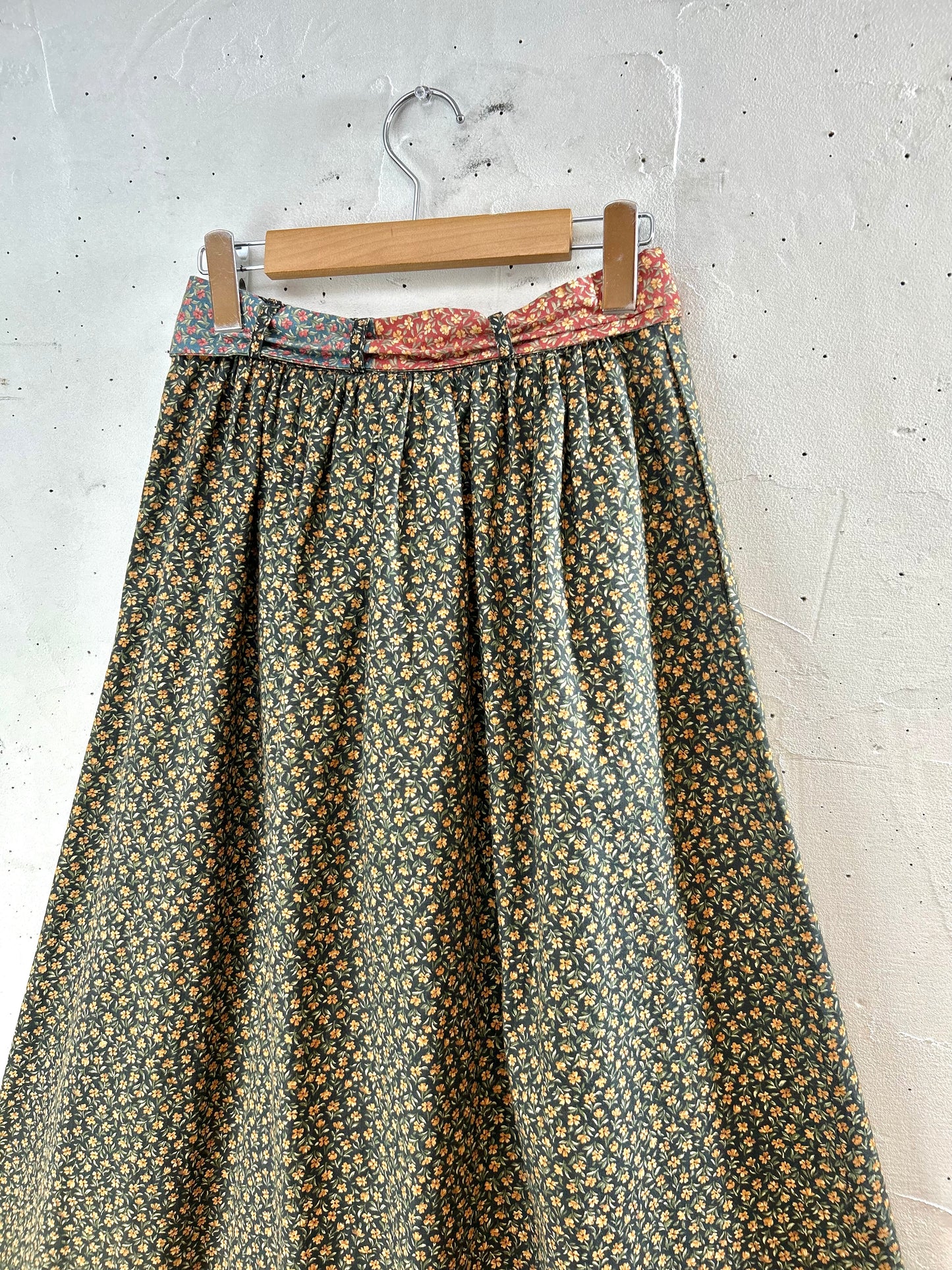 Vintage Skirt MADE IN USA [F30450]