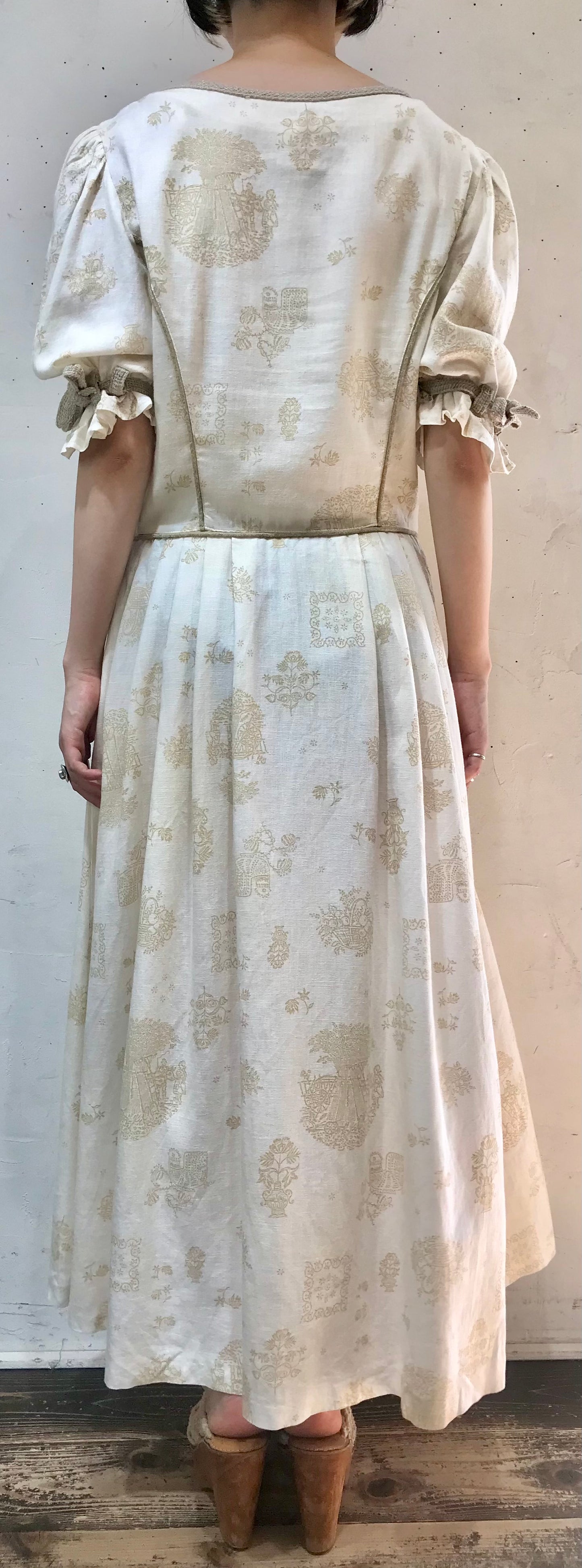 Vintage Dress 〜チロル×フラワーボタン〜 [C19714]