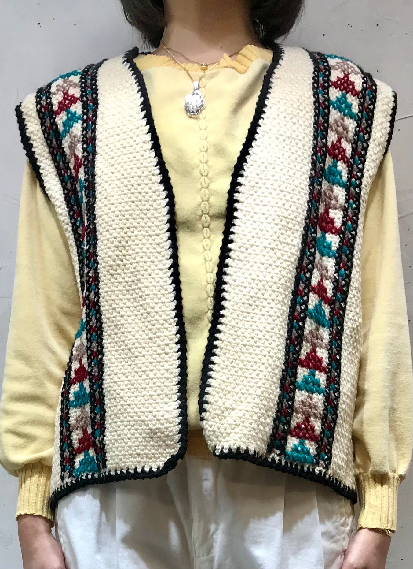 Vintage Knit Vest [B26124]