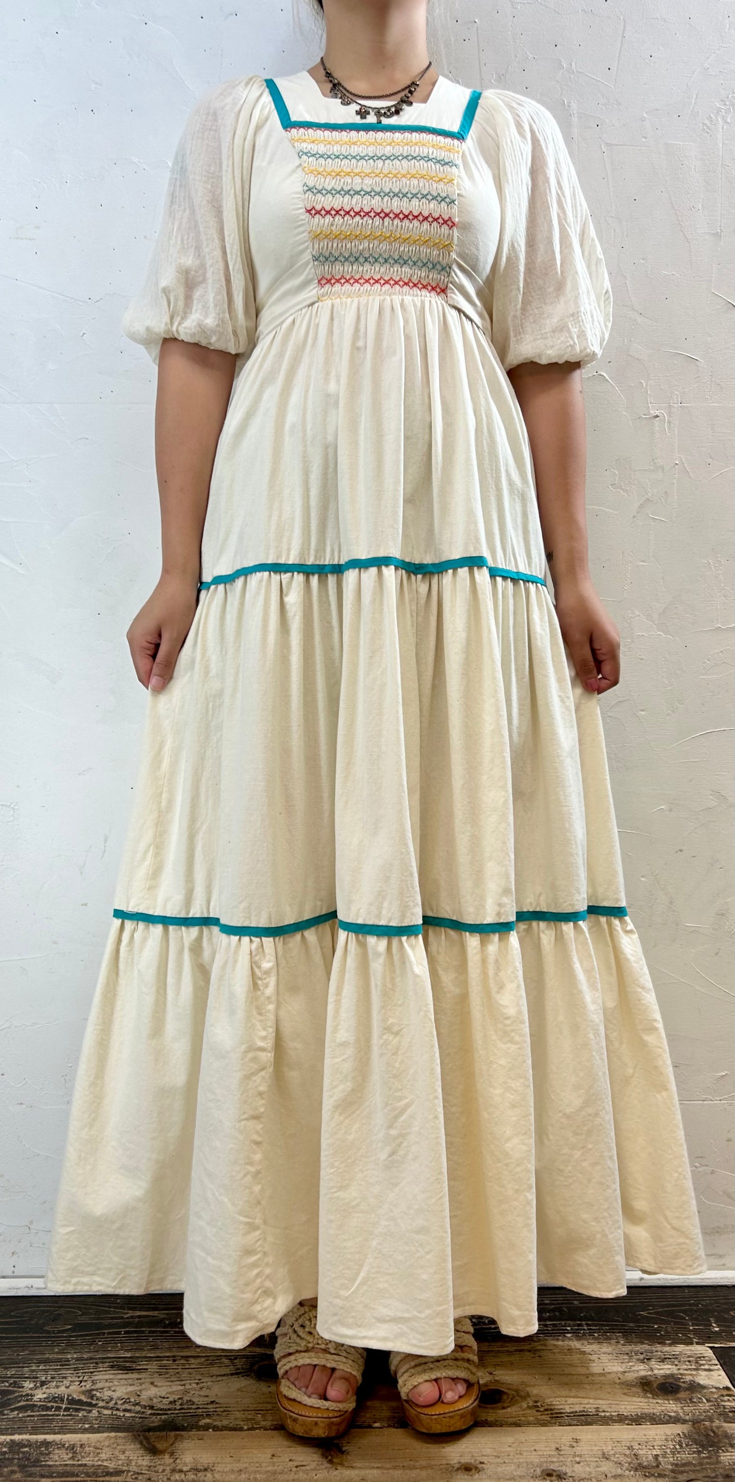 '70s Vintage Embroidery Dress [H28098]