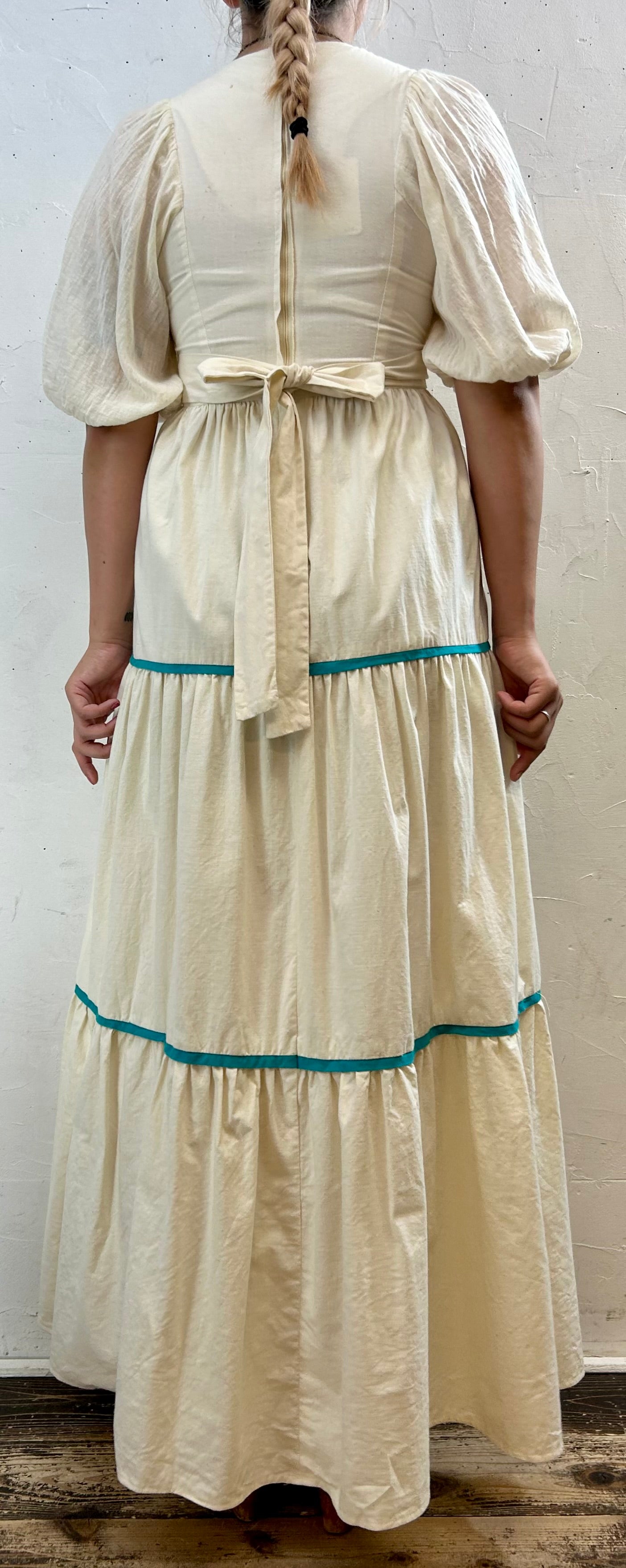 '70s Vintage Embroidery Dress [H28098]