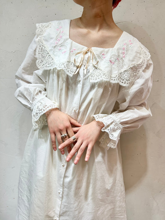 Vintage White Dress [B26282]