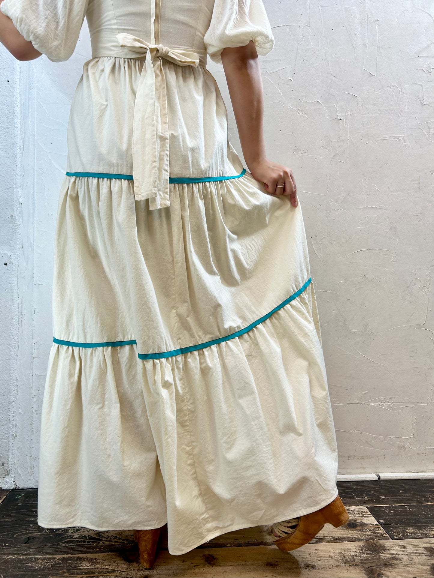 '70s Vintage Embroidery Dress [H28098]