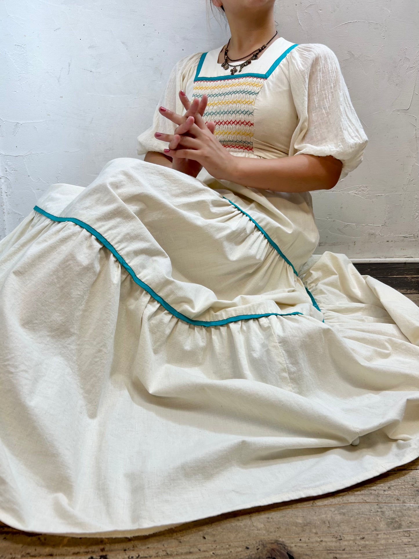 '70s Vintage Embroidery Dress [H28098]