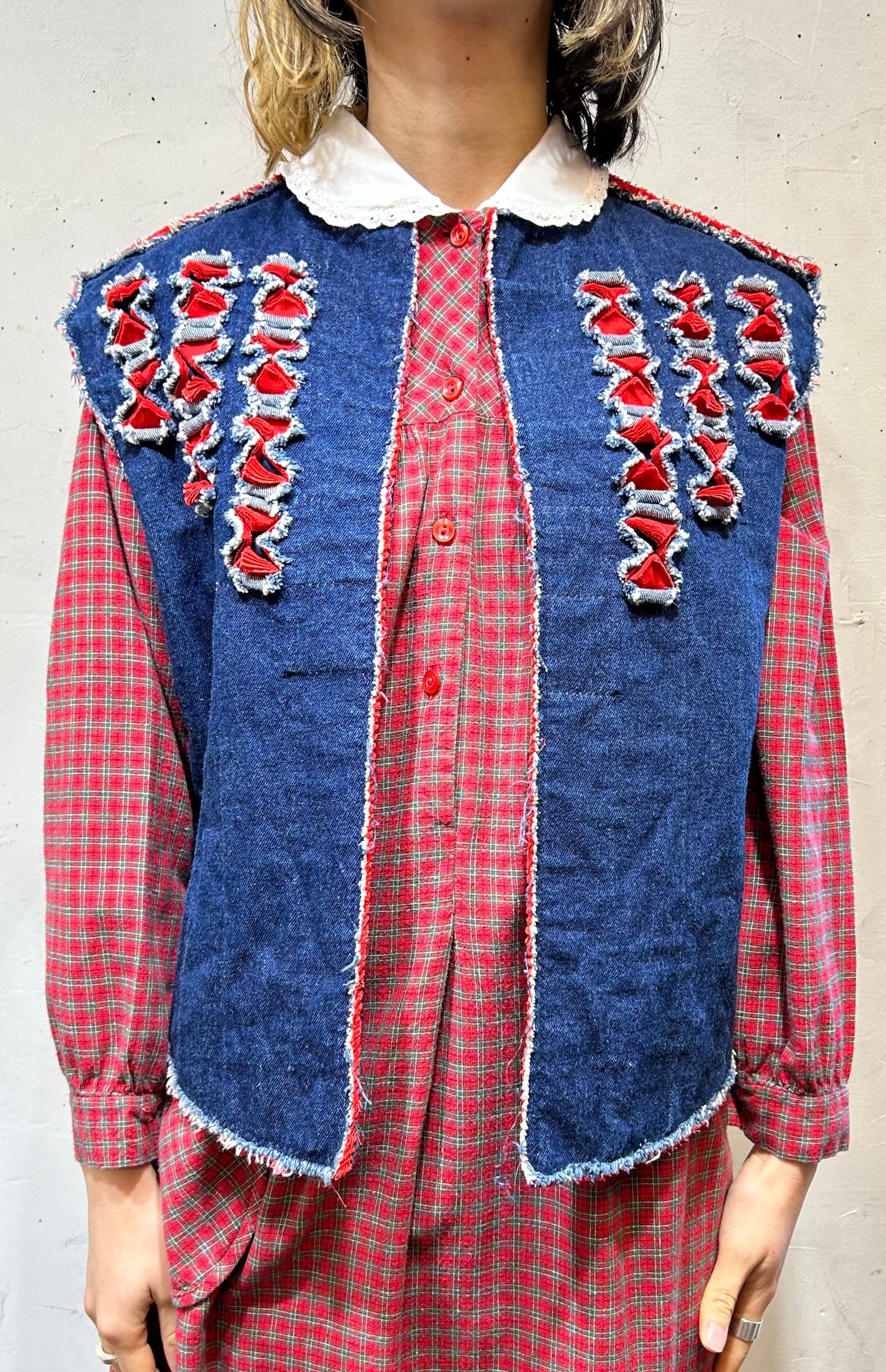 ’70s Vintage Denim Slash Quilt Vest [A25896]
