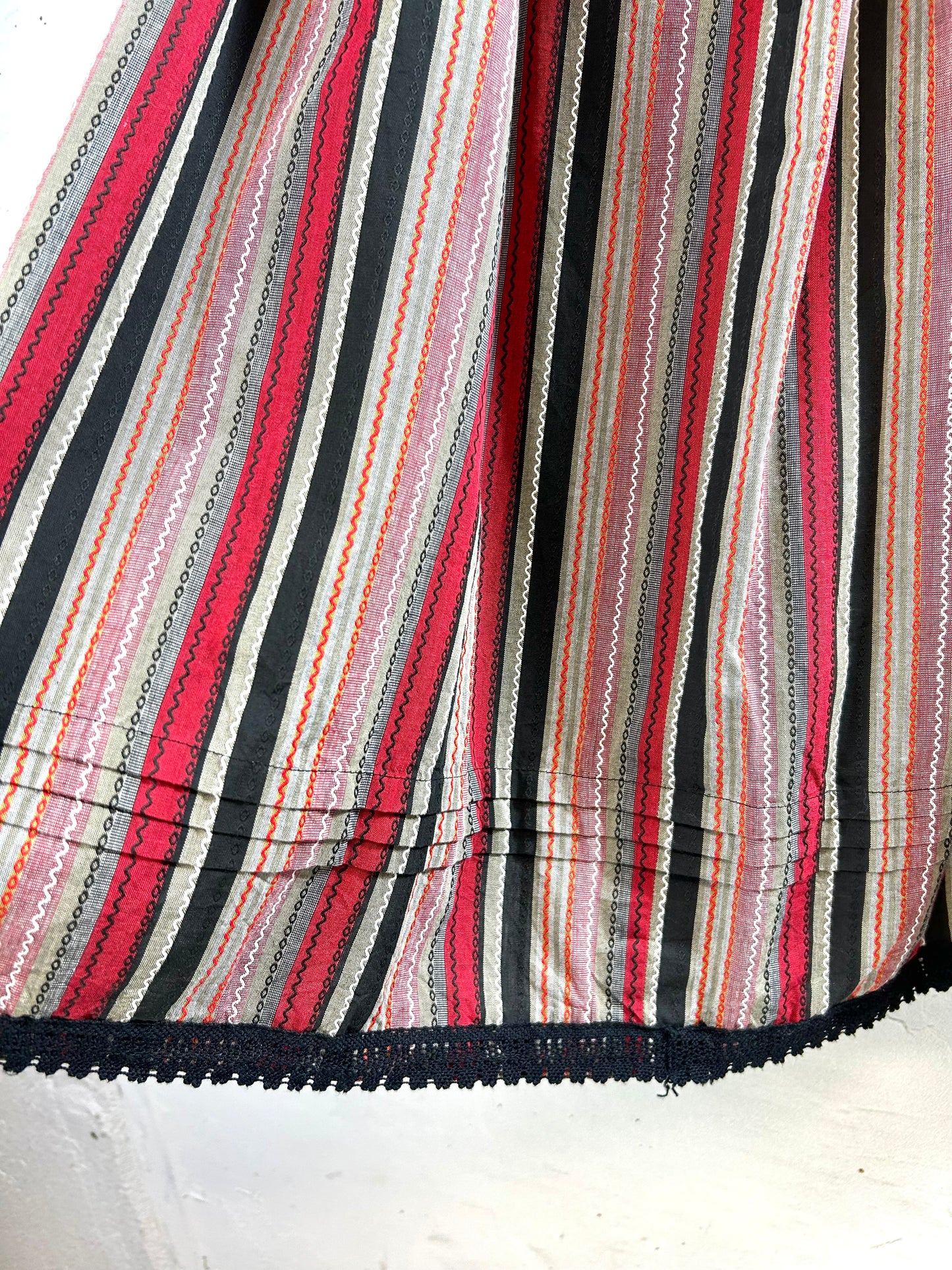 Vintage Tyrol Skirt MADE IN WEST-GERMANY [ A29392]