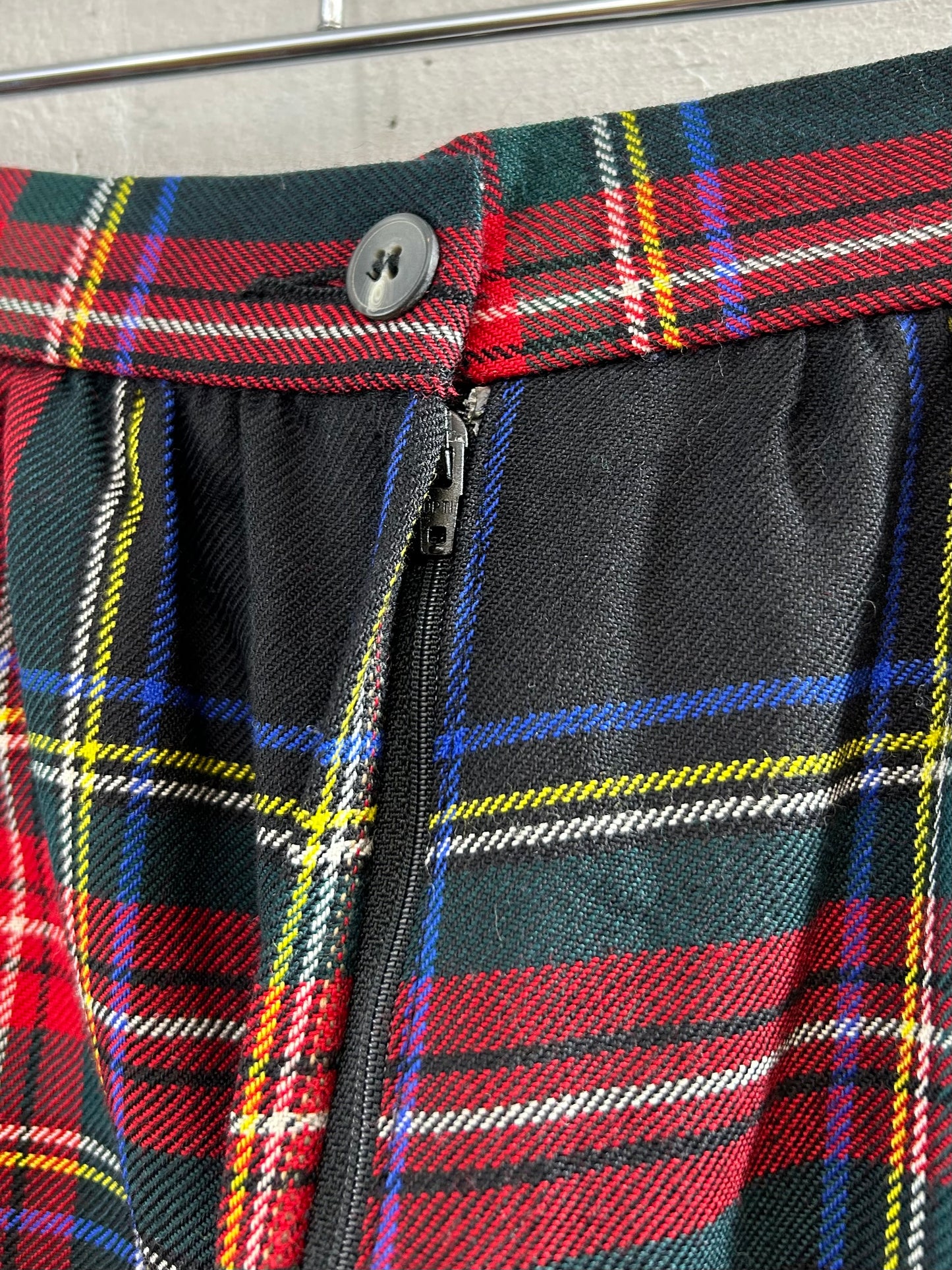 Vintage Plaid Skirt MADE IN SCOTLAND [K28950]