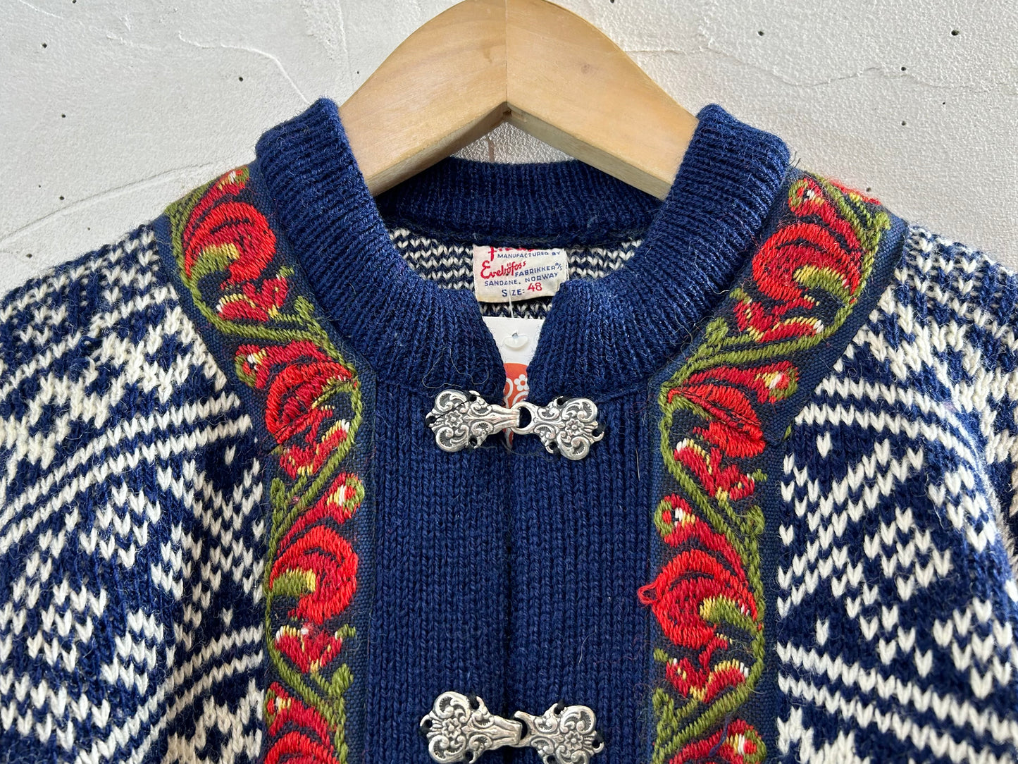 Vintage Nordic Knit Cardigan Product of Norway [K28956]