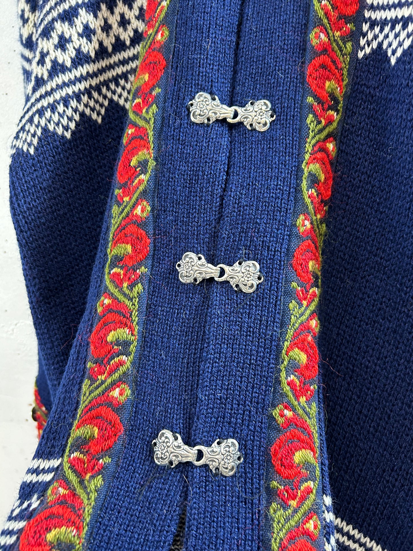 Vintage Nordic Knit Cardigan Product of Norway [K28956]