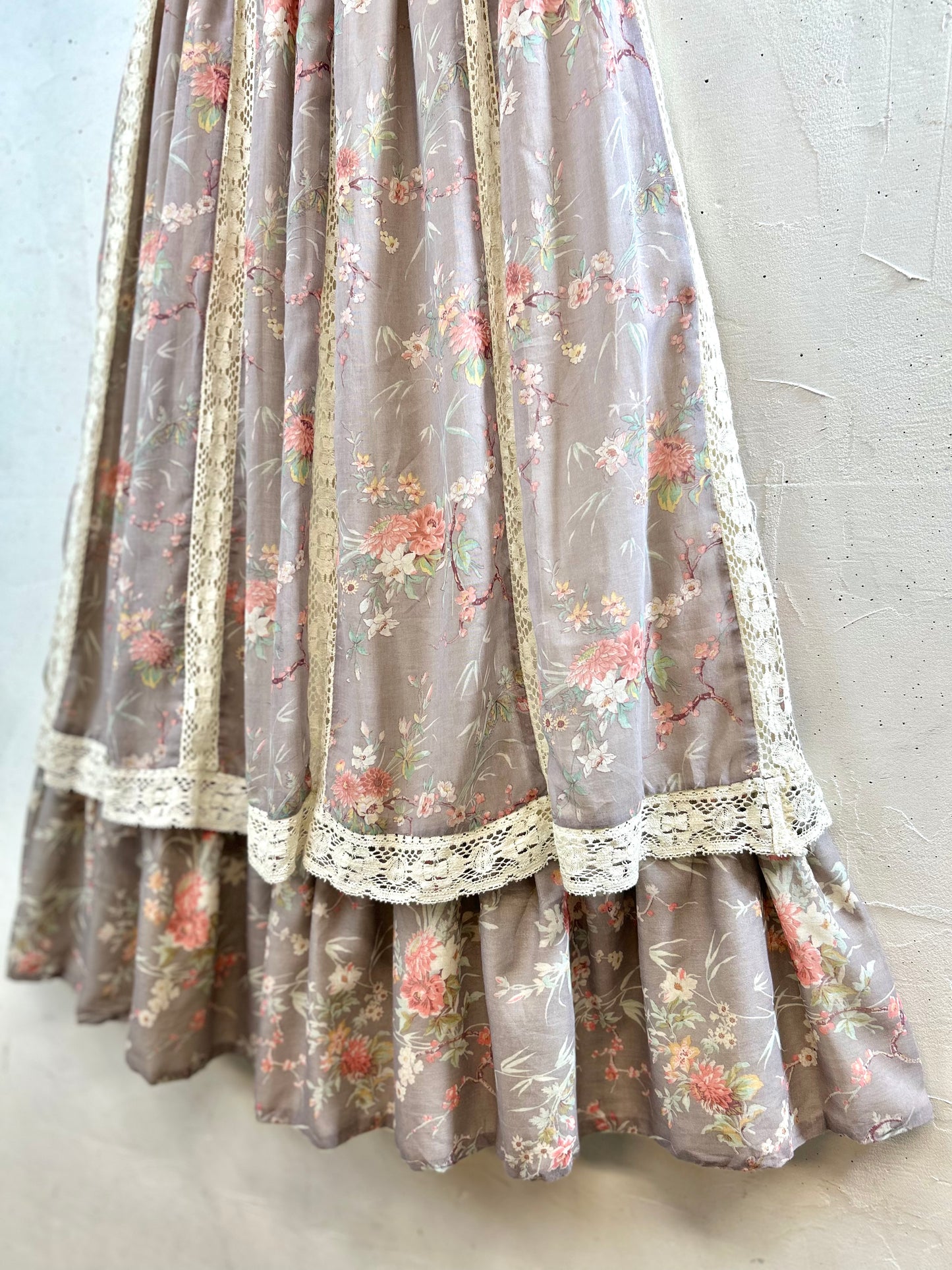 '70s Vintage Tiered Skirt [D30032]
