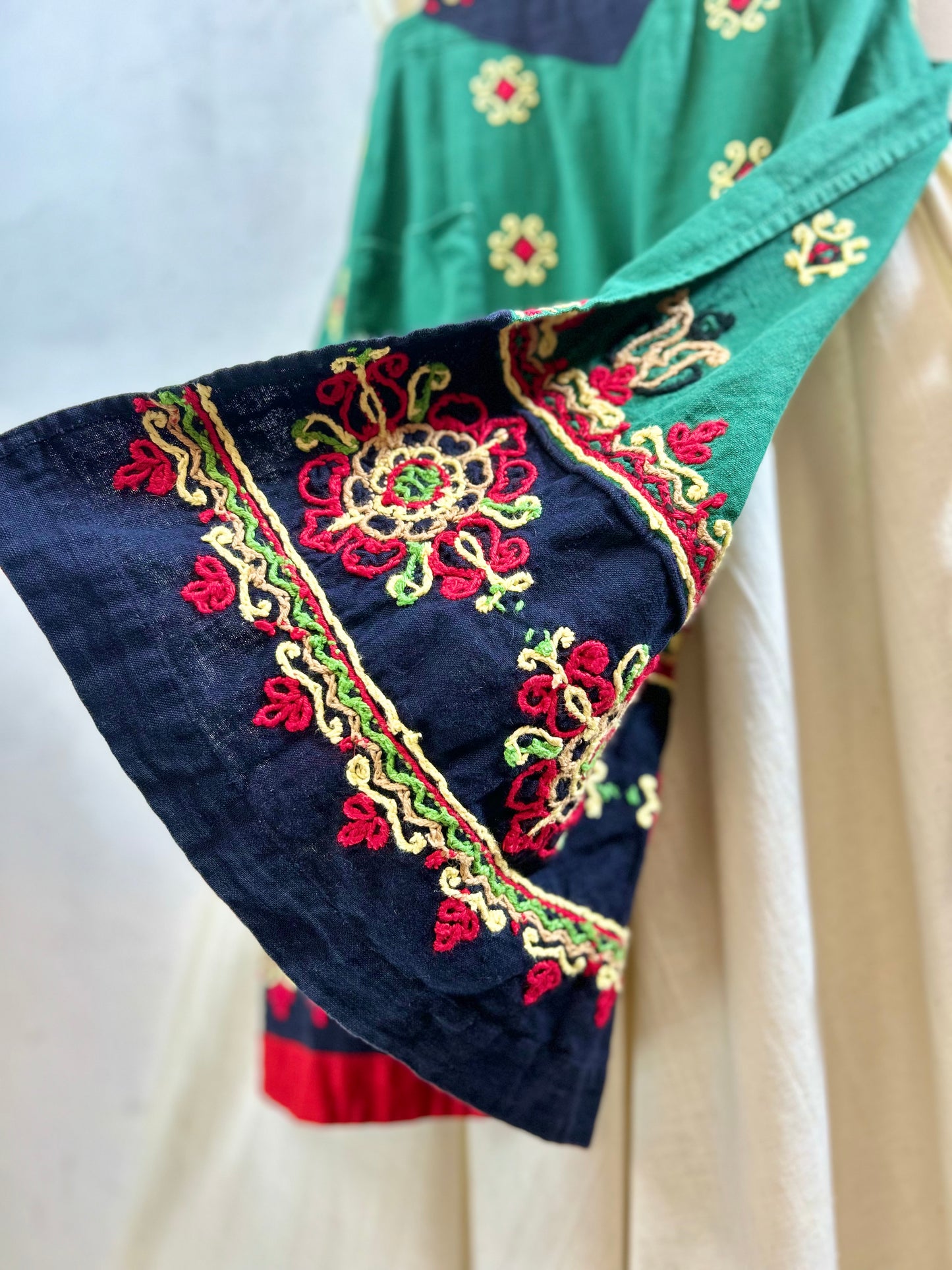Vintage Embroidery Apron [G30697]