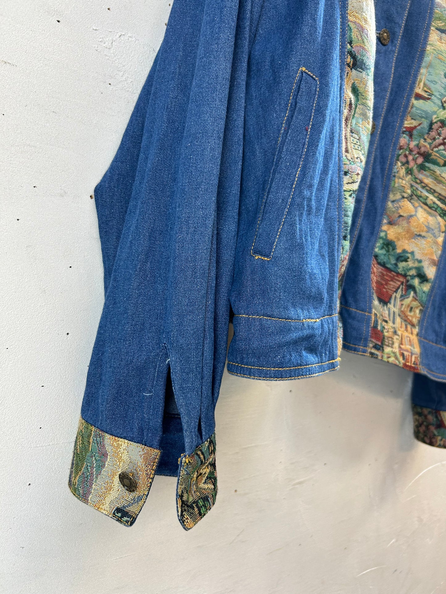 Vintage Denim Jacket [H28285]