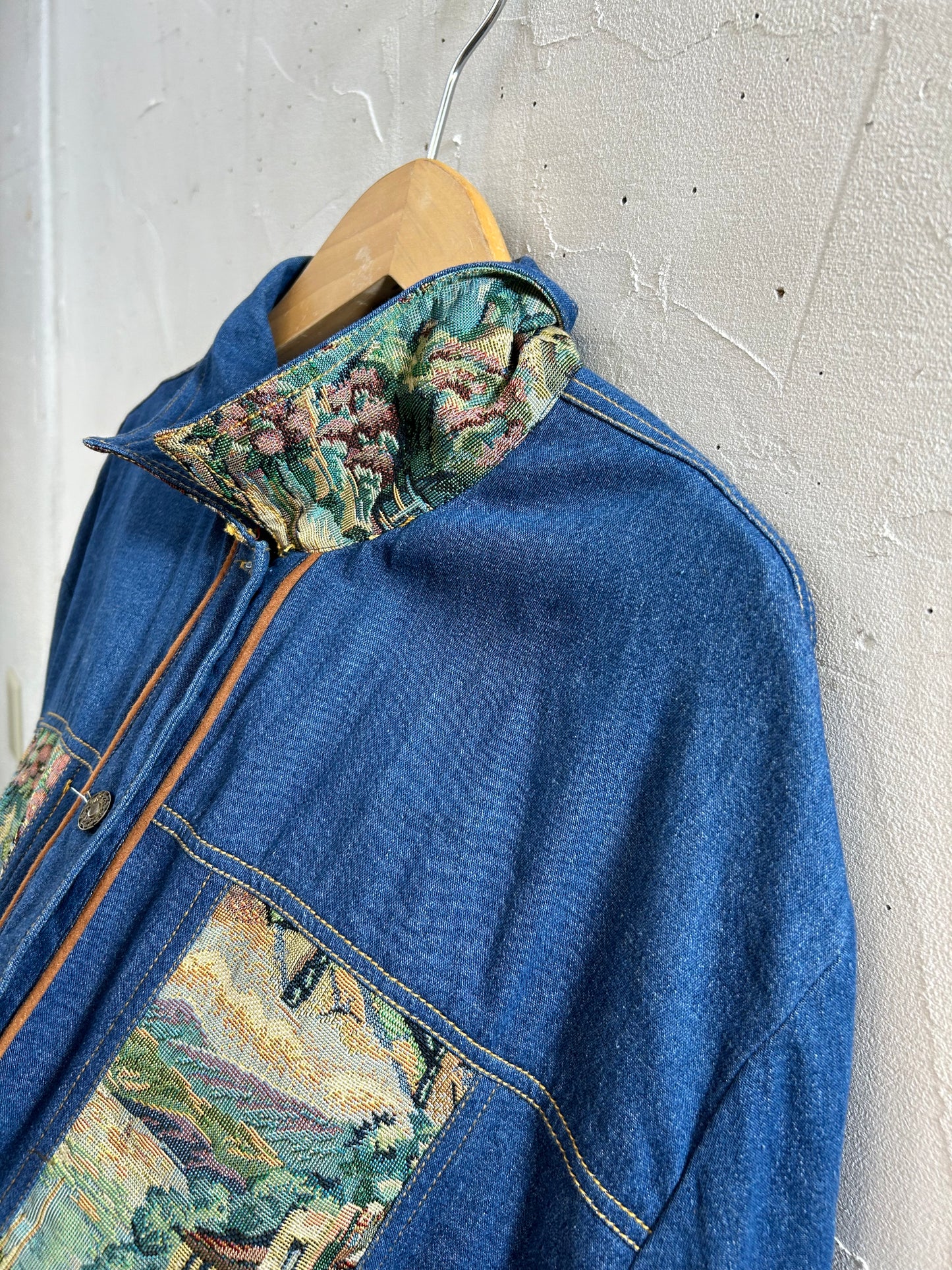 Vintage Denim Jacket [H28285]