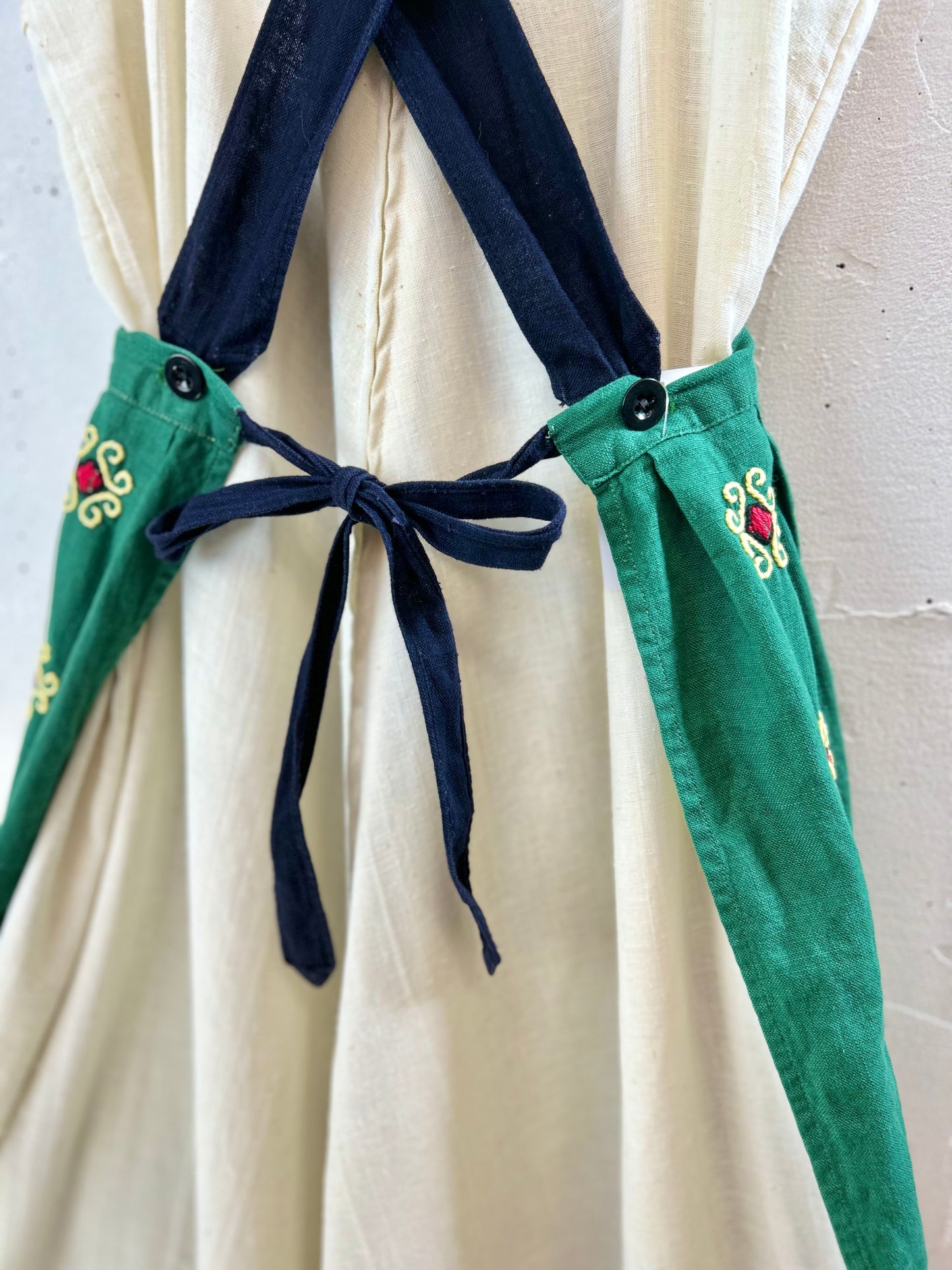Vintage Embroidery Apron [G30697]
