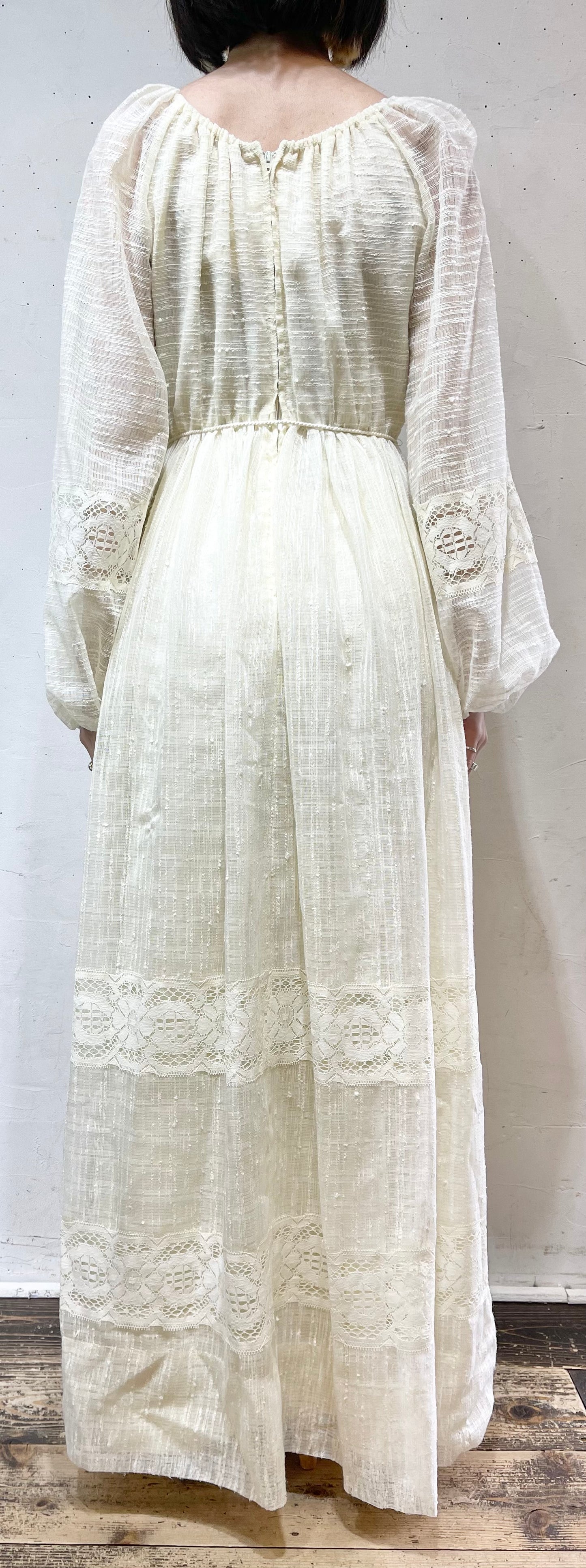 ’70s Vintage White Lace Dress [B26170]