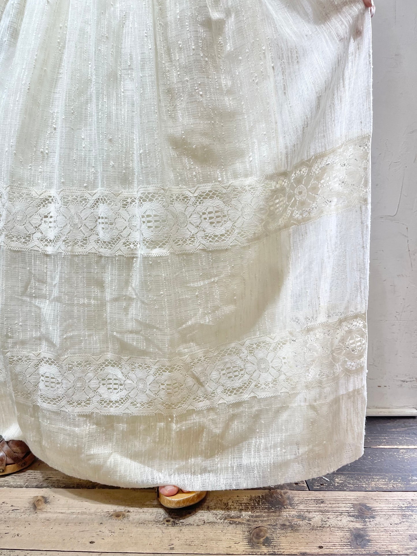 ’70s Vintage White Lace Dress [B26170]