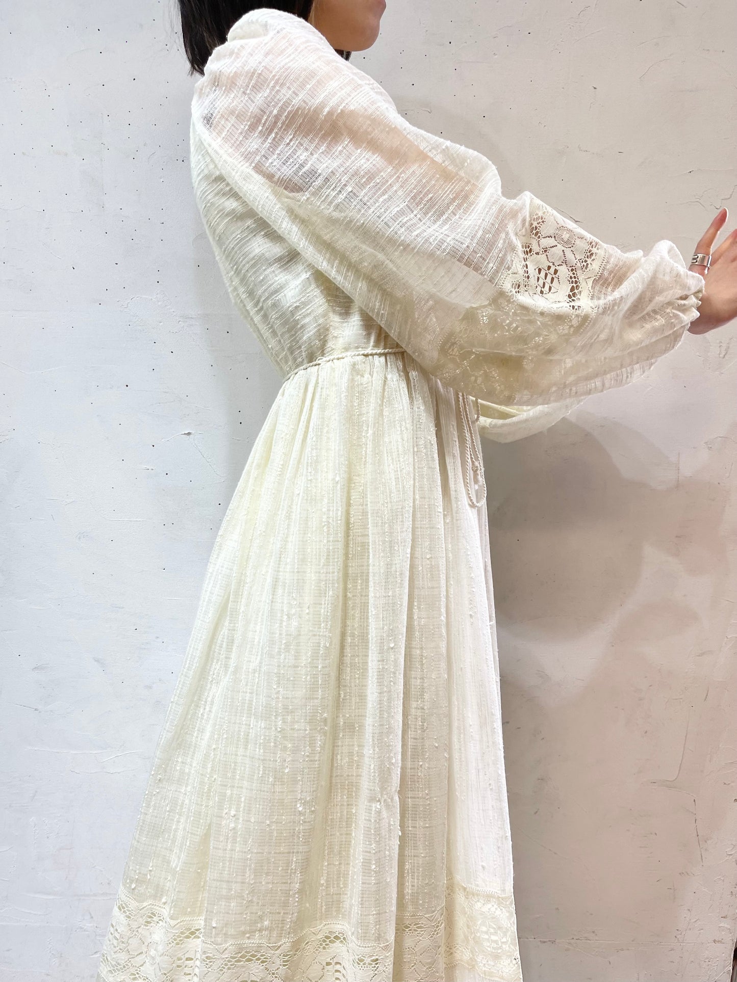 ’70s Vintage White Lace Dress [B26170]