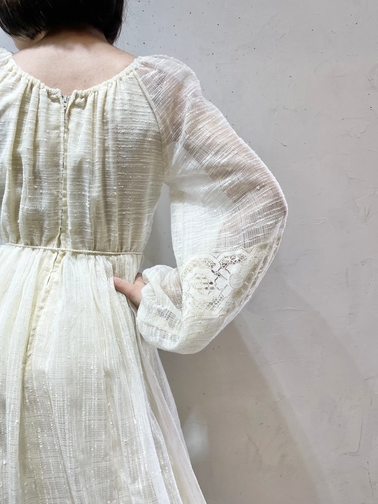 ’70s Vintage White Lace Dress [B26170]