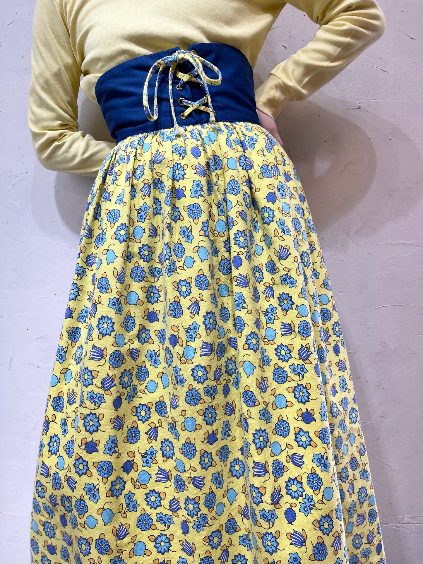 ’70s Vintage Skirt [B26167]