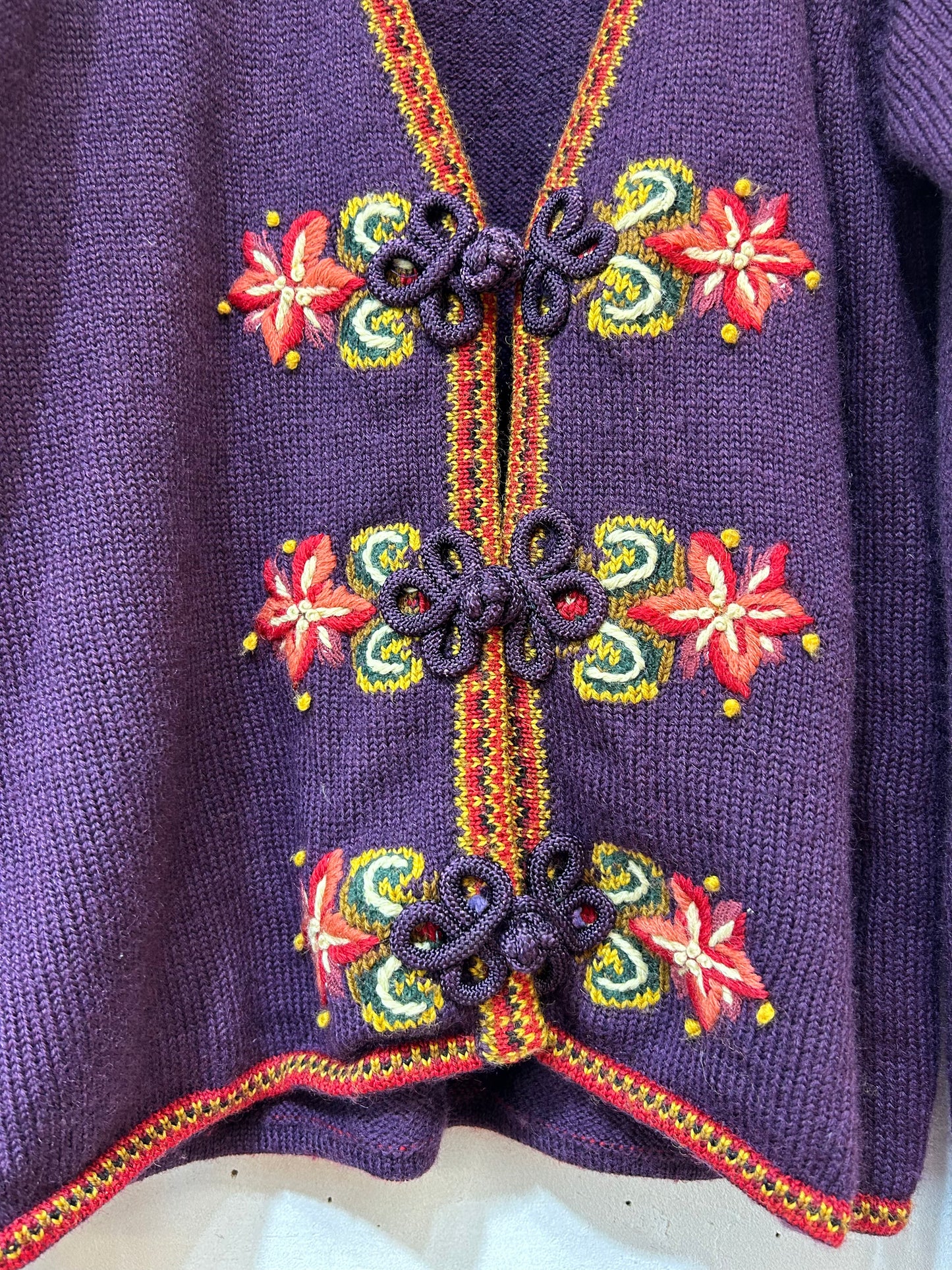 Vintage Hand Embroidered Knit Cardigan  [J25390]