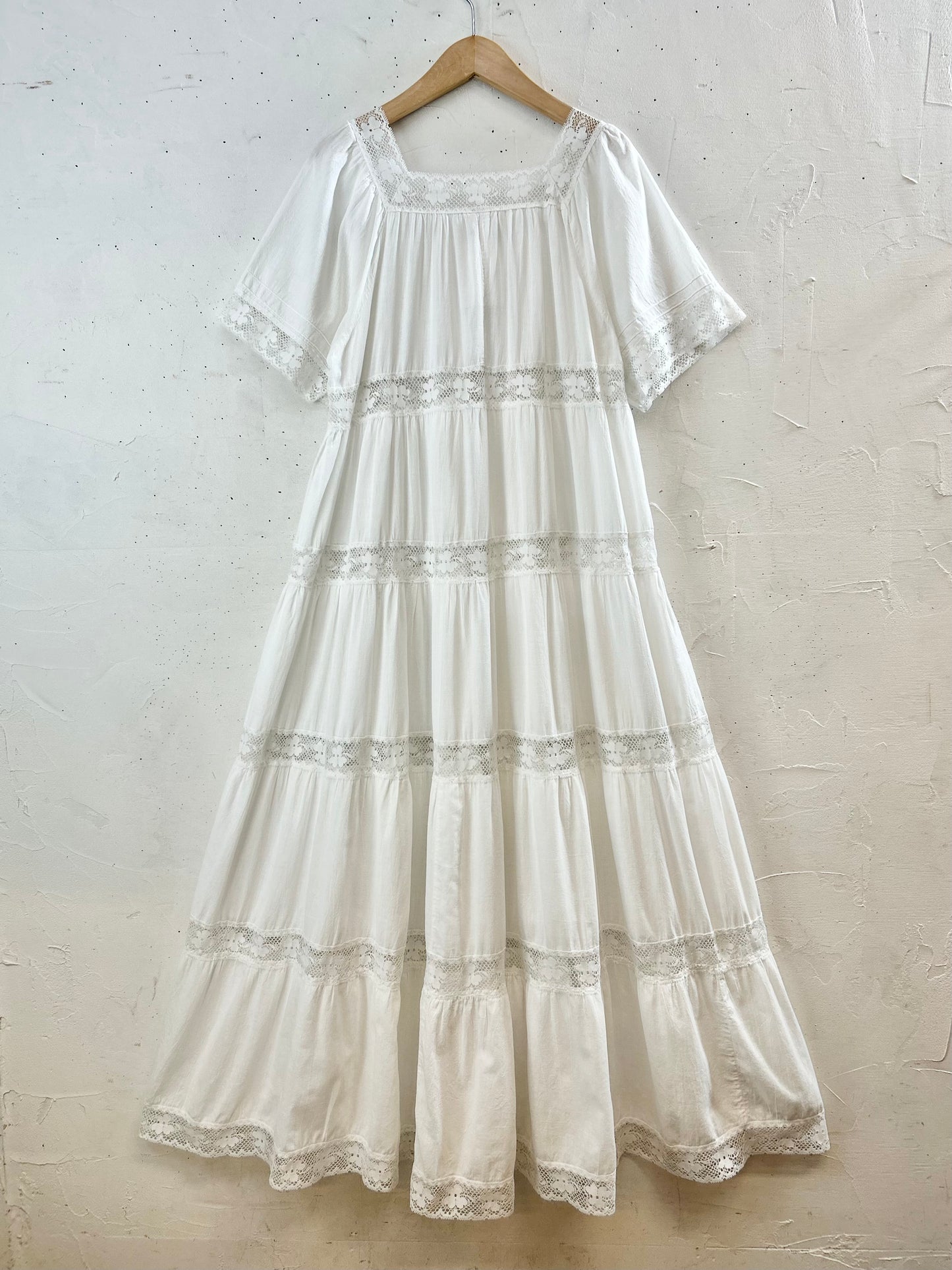 Vintage White Dress [F30481]