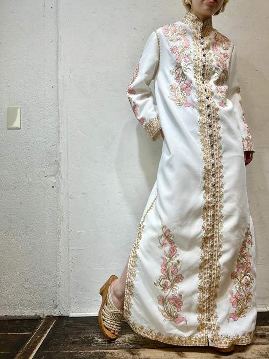 Vintage China Gown [E27040]