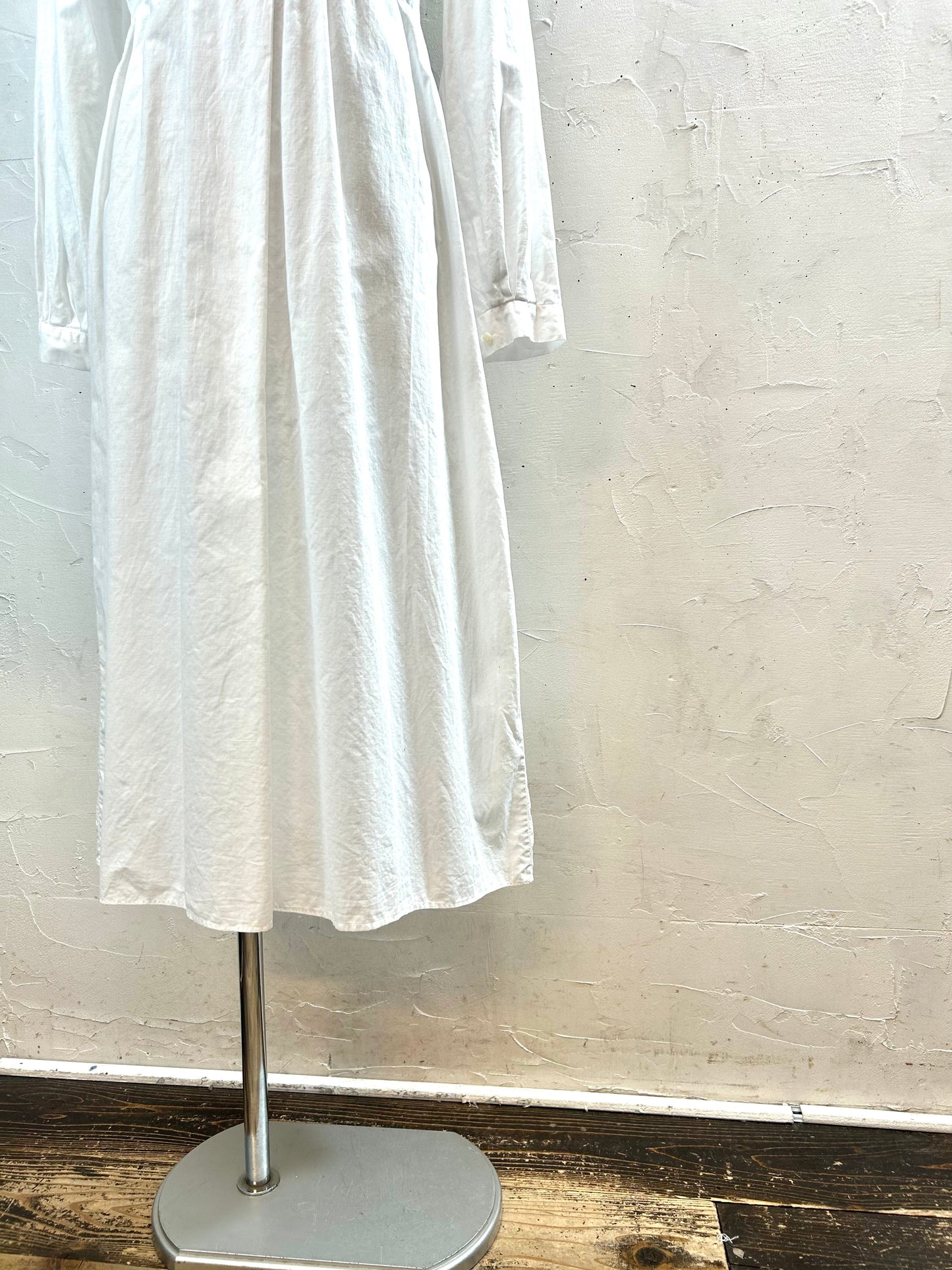 Vintage White Dress [B29627]