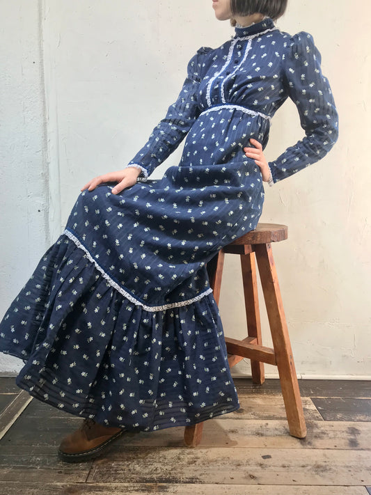 ’70s Vintage Flower Dress [A26068]