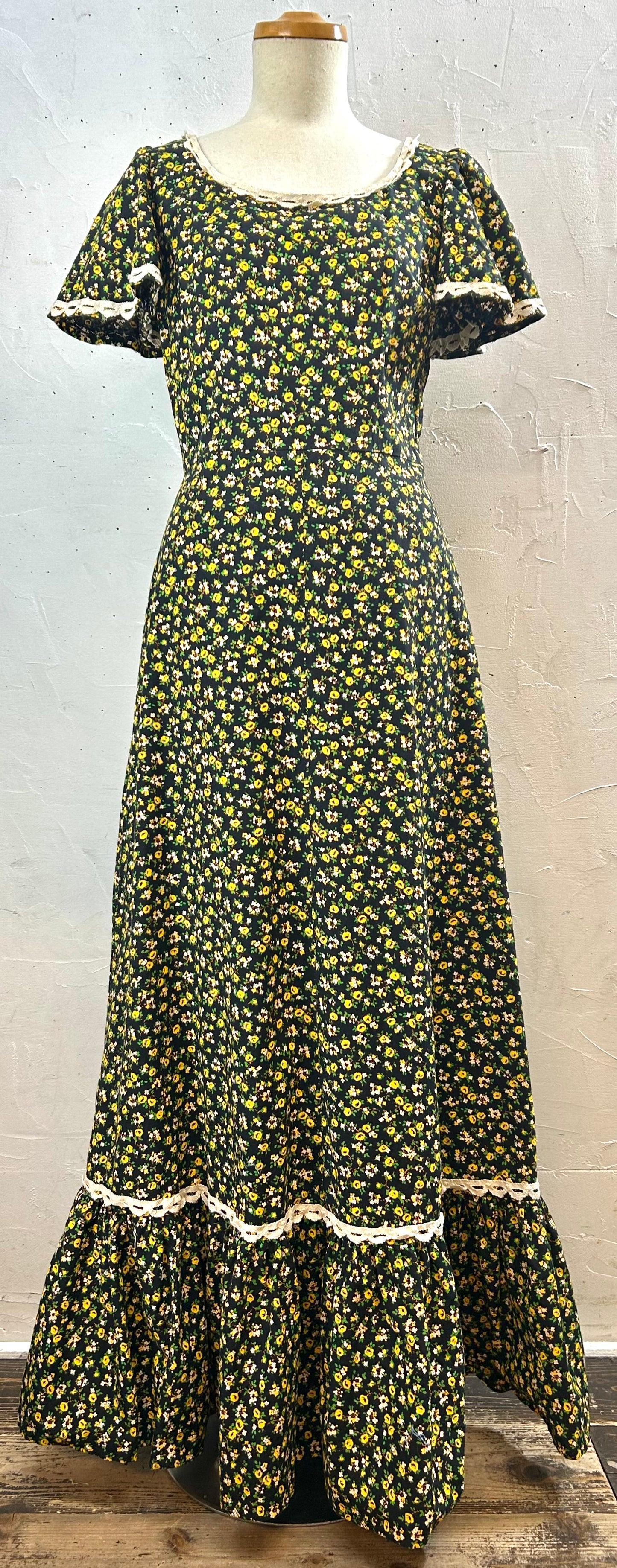 Vintage Flower Dress  [A29424]