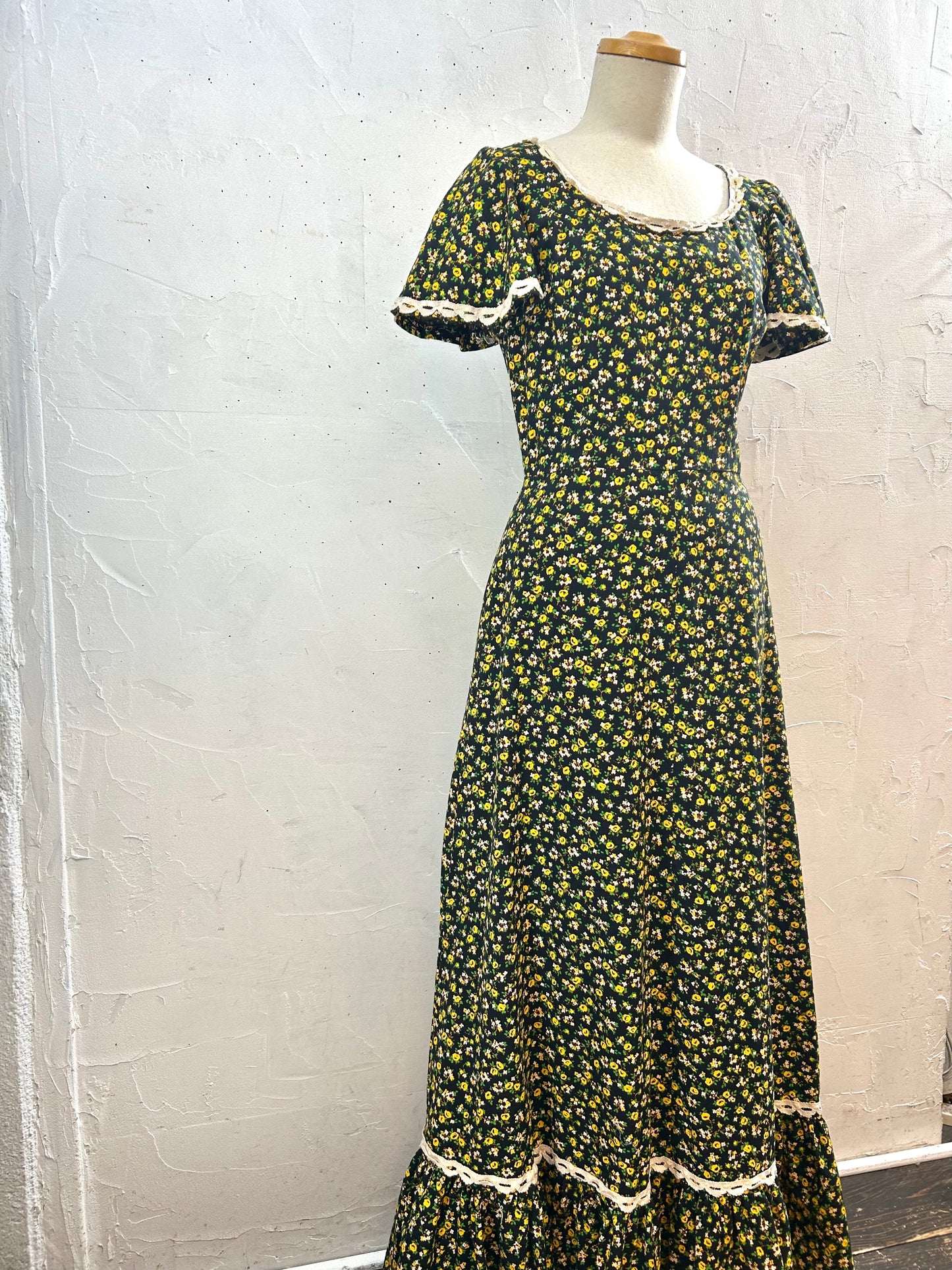 Vintage Flower Dress  [A29424]