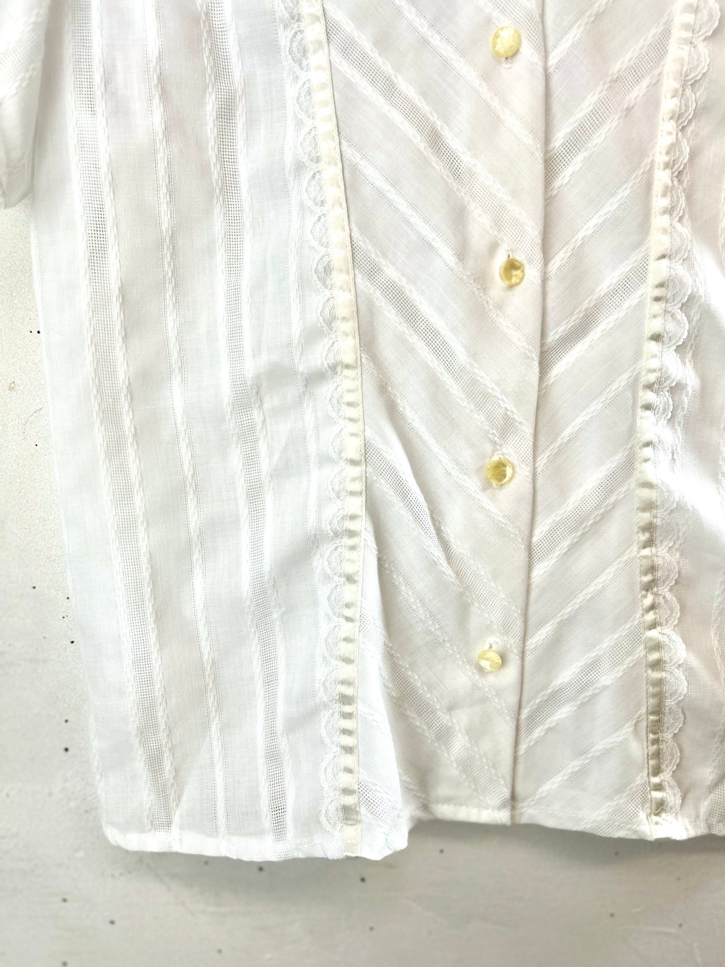 Vintage White Blouse [C29872]