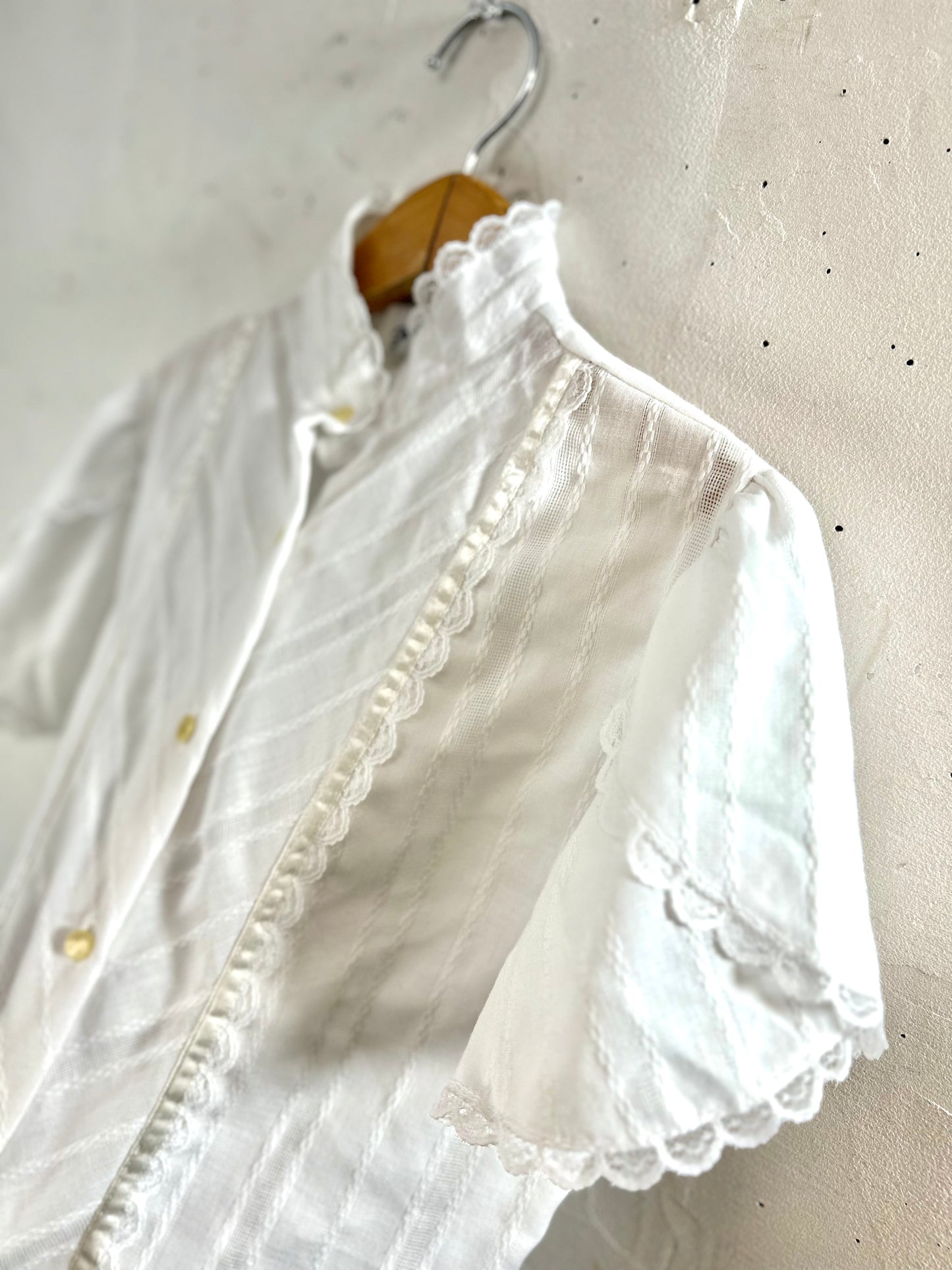 Vintage White Blouse [C29872]