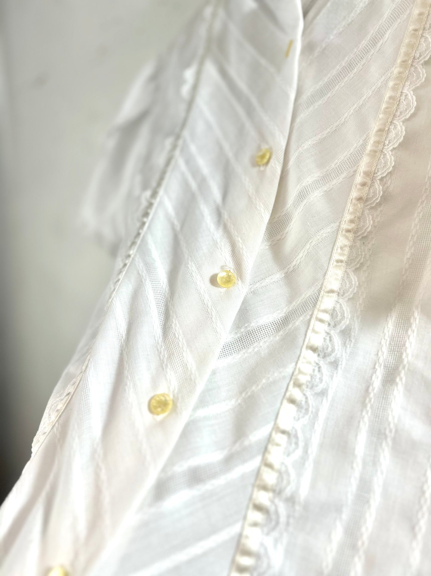 Vintage White Blouse [C29872]
