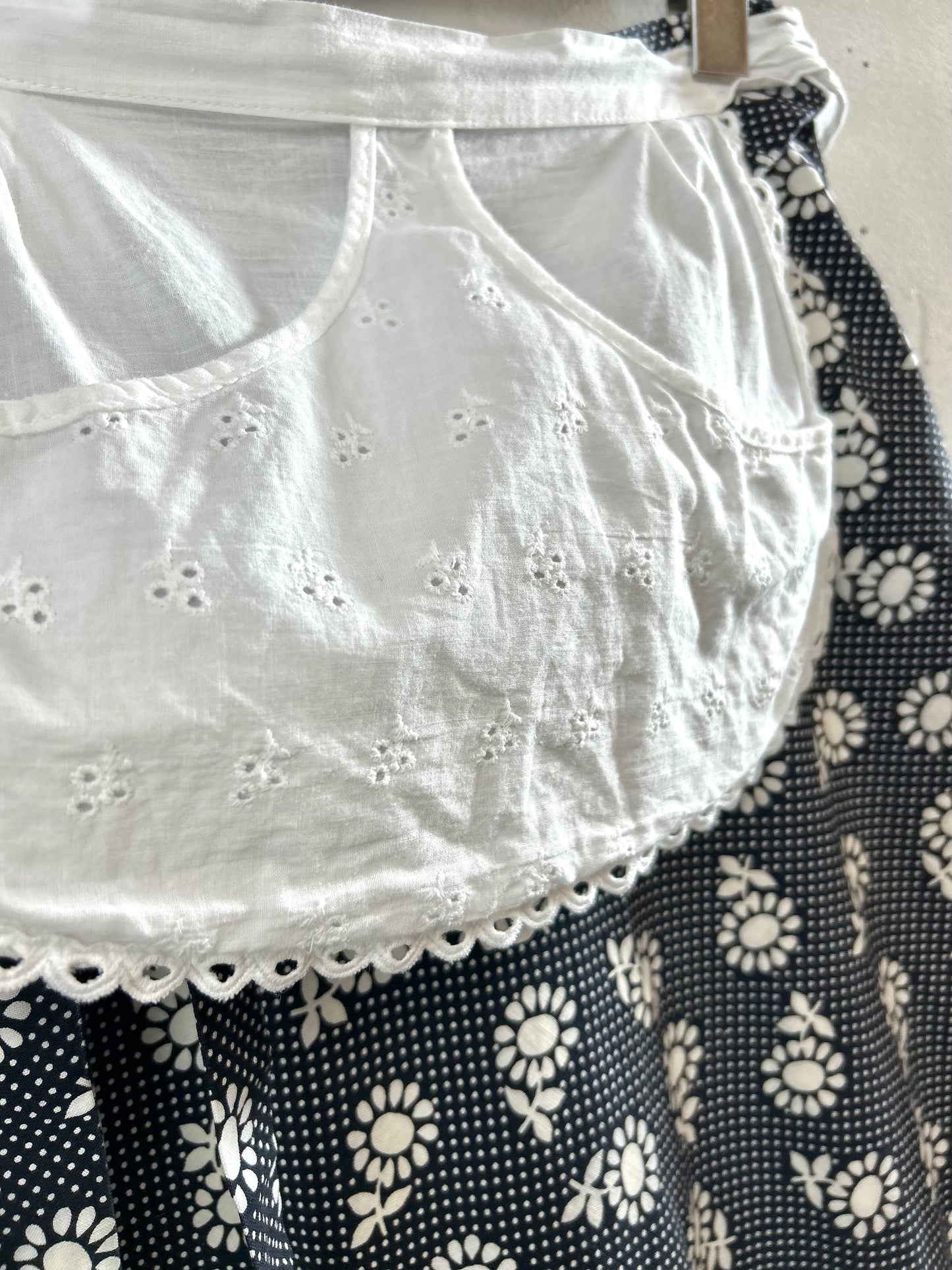 Vintage  Apron [C29870]