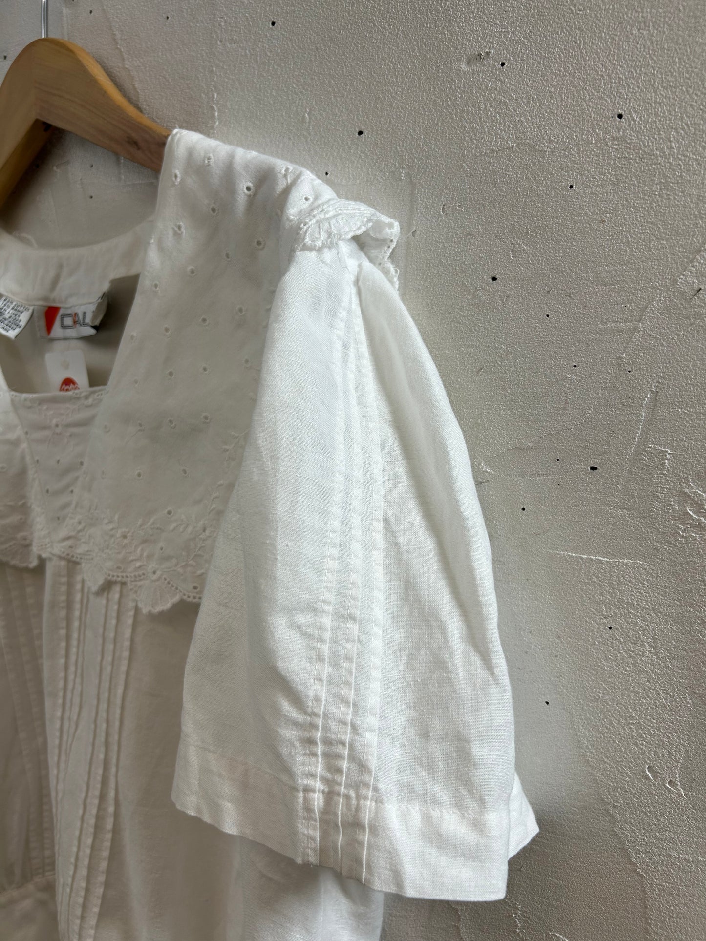 Vintage White Blouse [F27649]